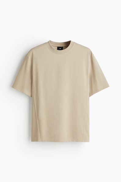 ルーズフィットTシャツ