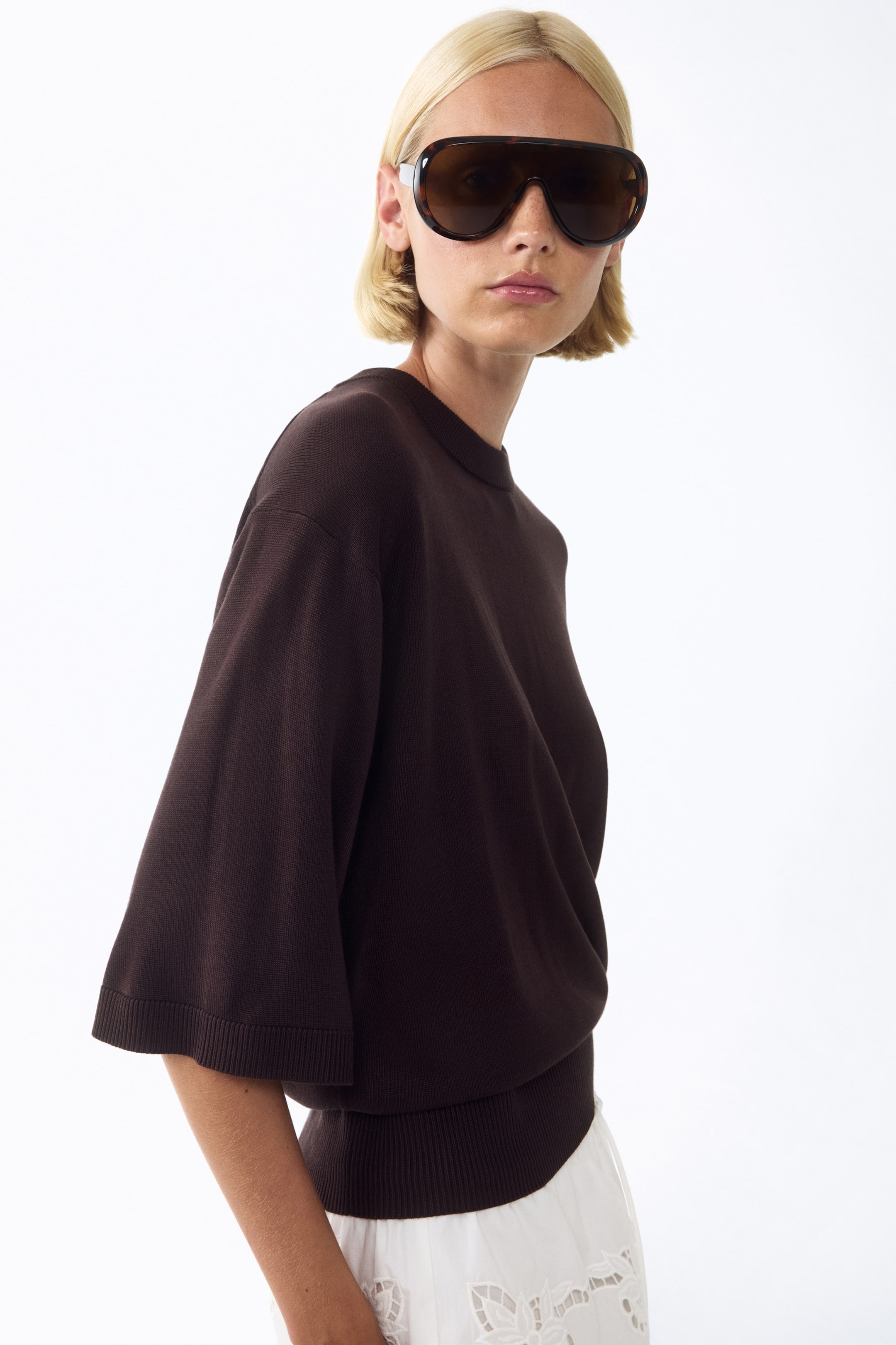 Short-Sleeved Fine-Knit Top