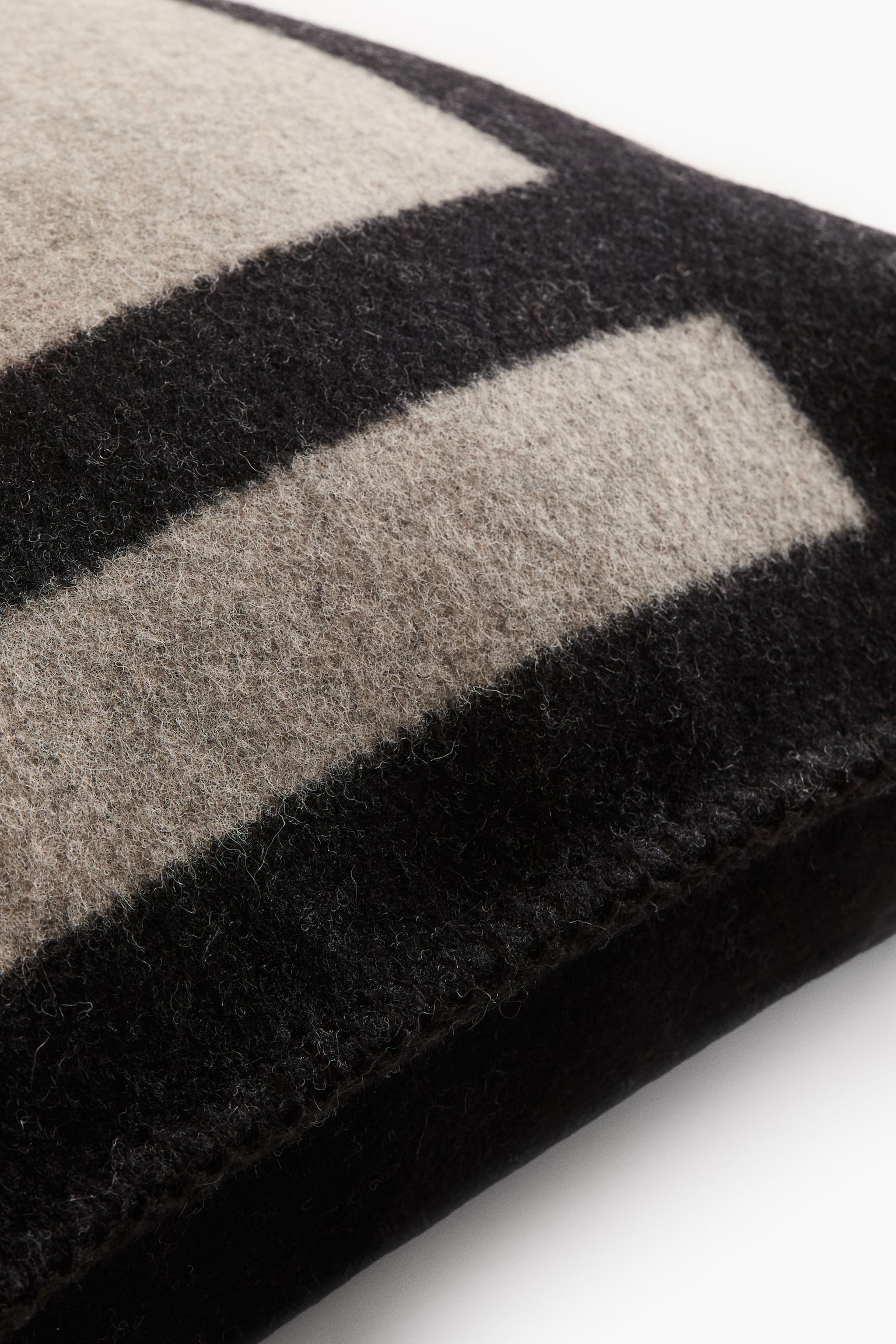 Wool-blend cushion cover - Black/Beige - 2