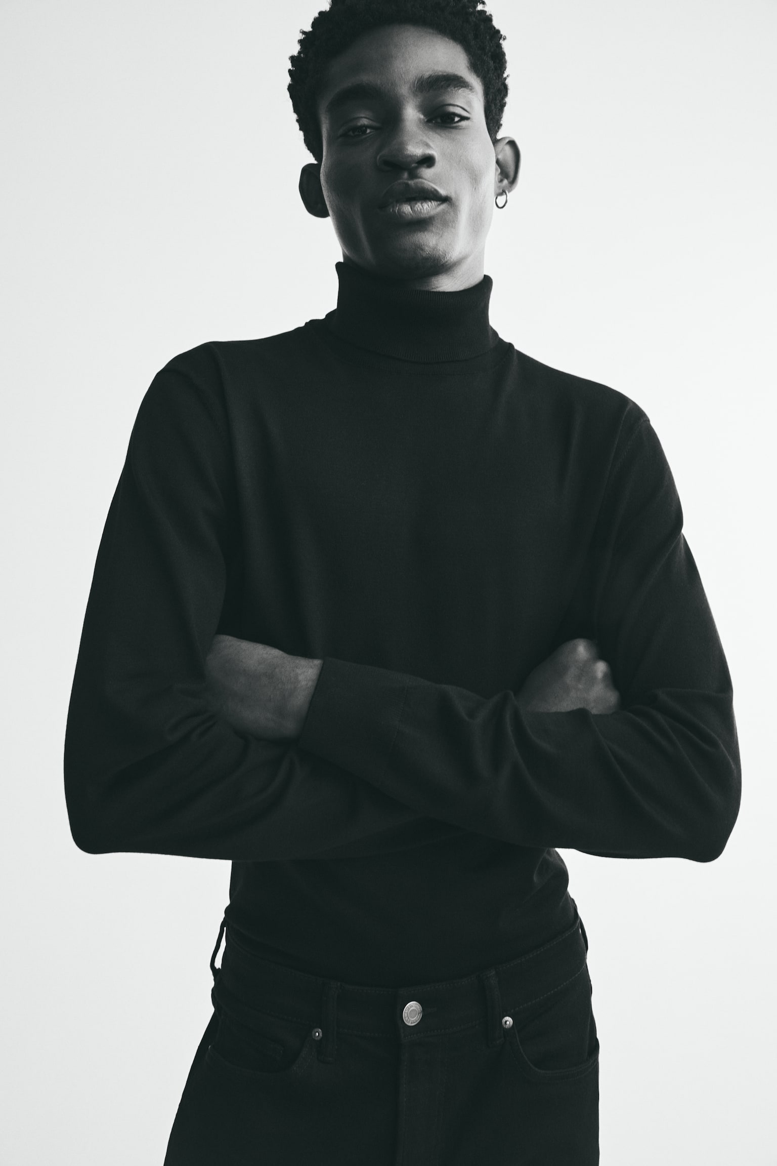 Мужской свитер H&M Regular-Fit Fine-knit Turtleneck, цвет: Чёрный — фото 4