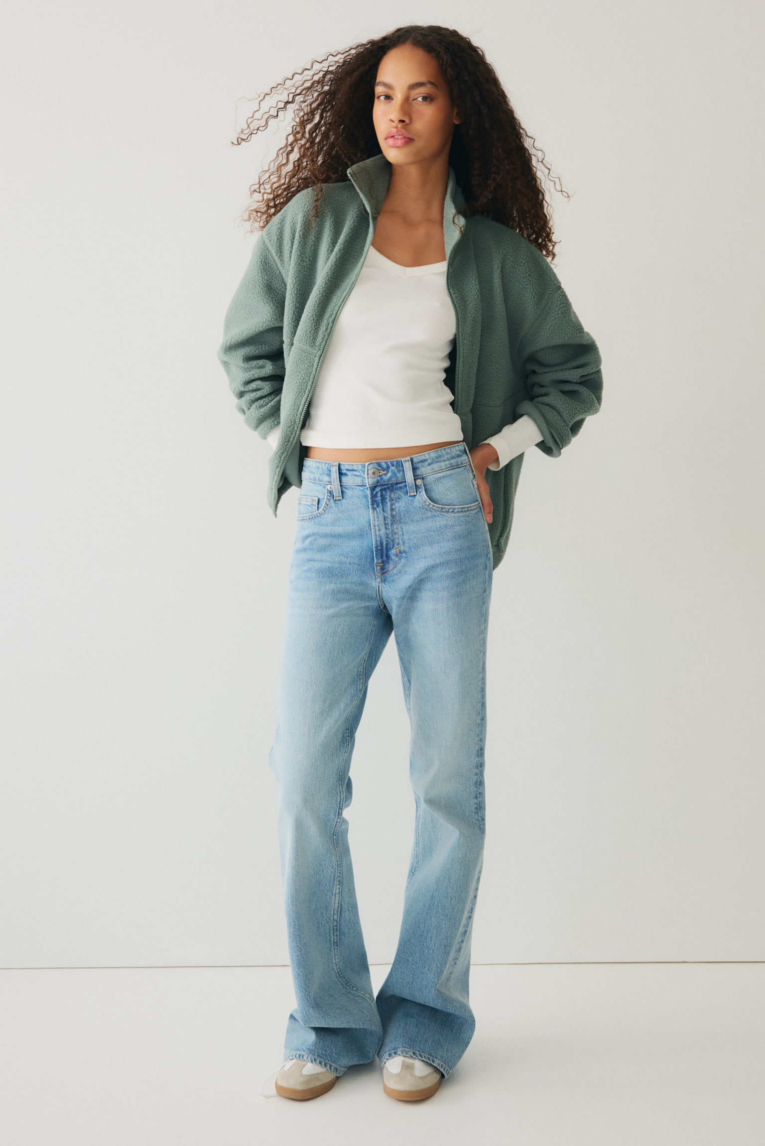 Женская куртка H&M Teddy Fleece, цвет: Пыльный изумрудный зелёный — фото 2