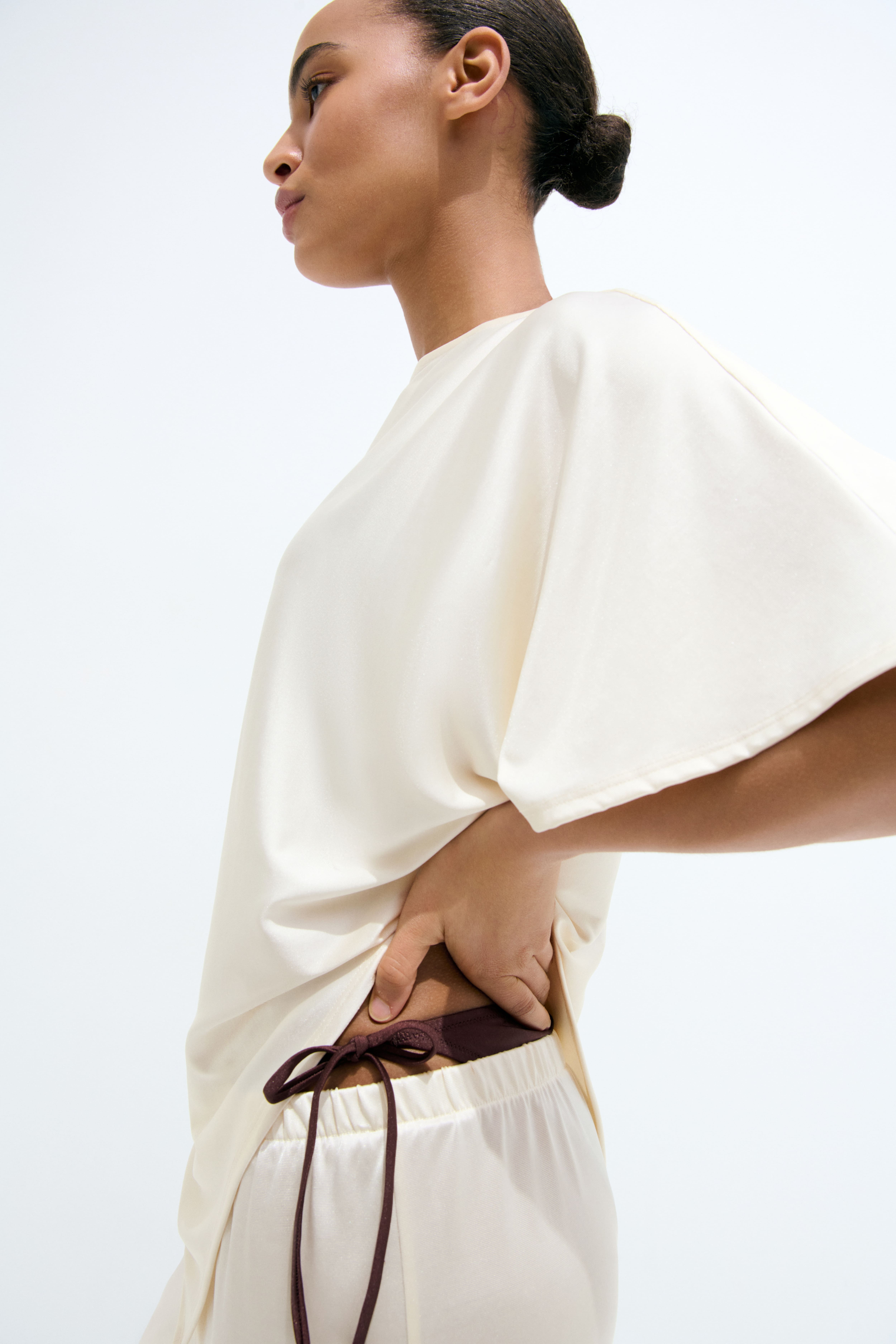 Batwing-Sleeved Fine-Knit Top
