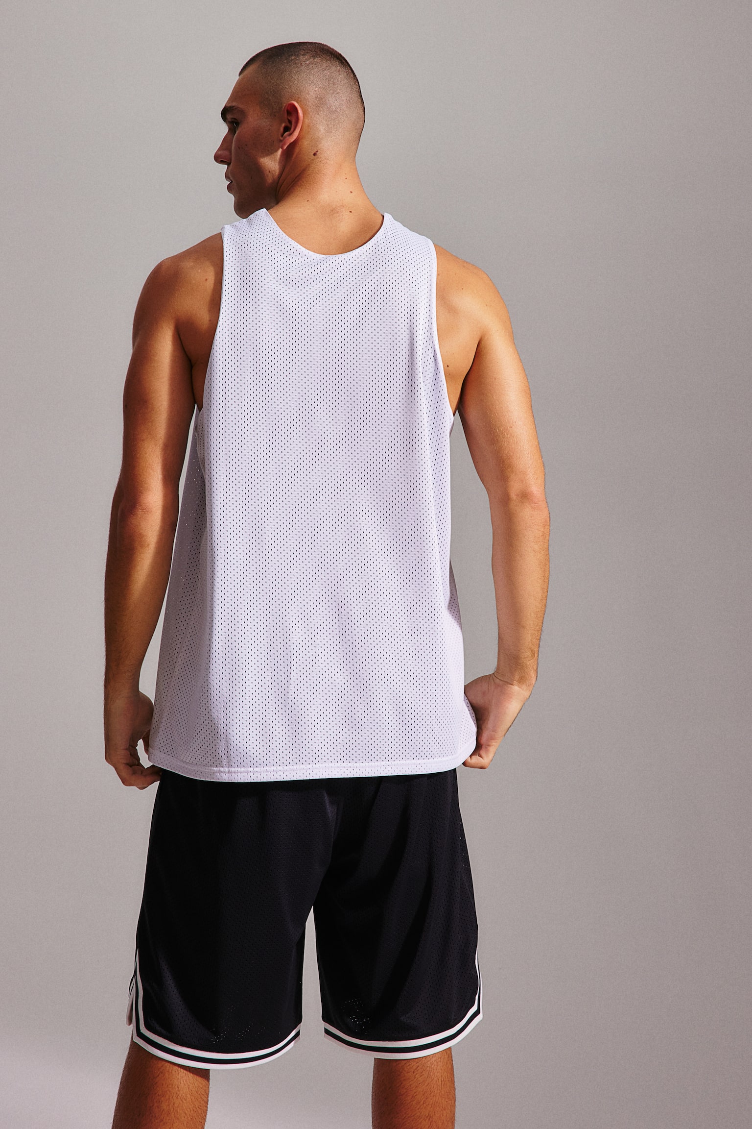 Loose Fit Basketball Jersey In DryMove™ - White/Move 90/Light khaki green - 3