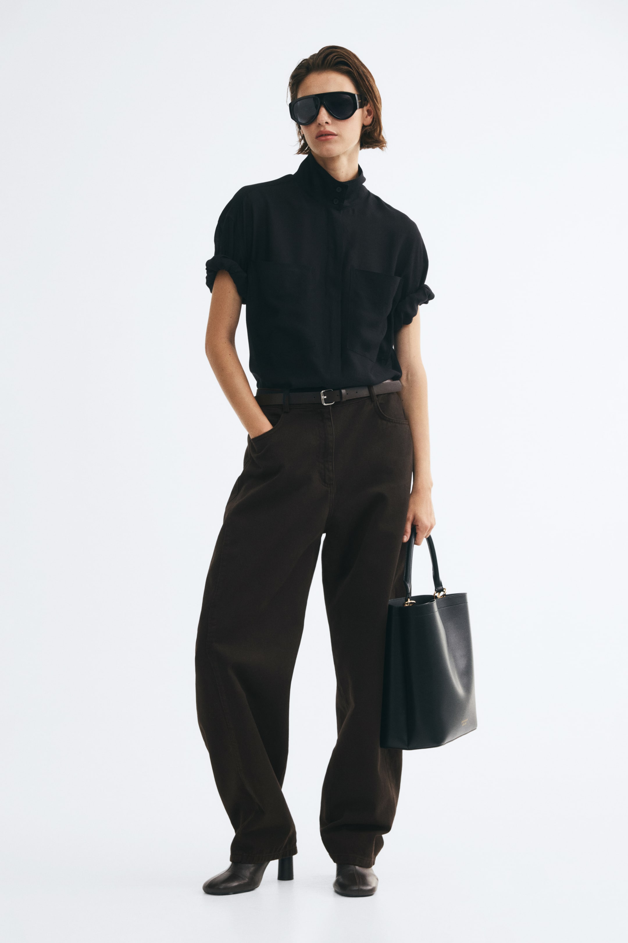 Barrel-Leg High-Waist Jeans
