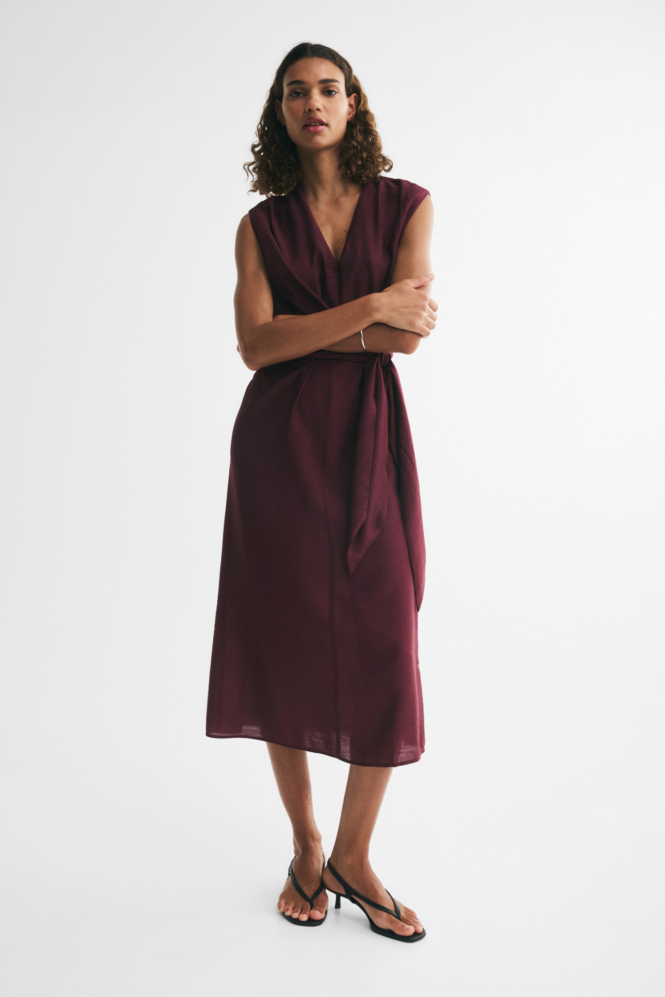 Robe sans manches avec détail croisé