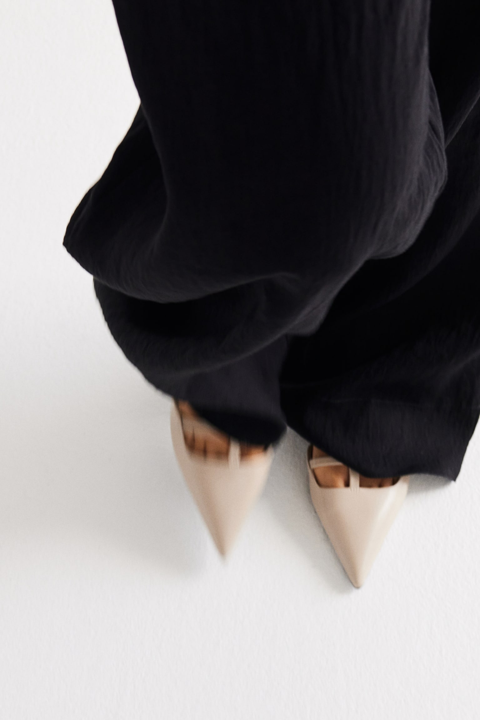 Pointed Mules - Light beige/Black - 5