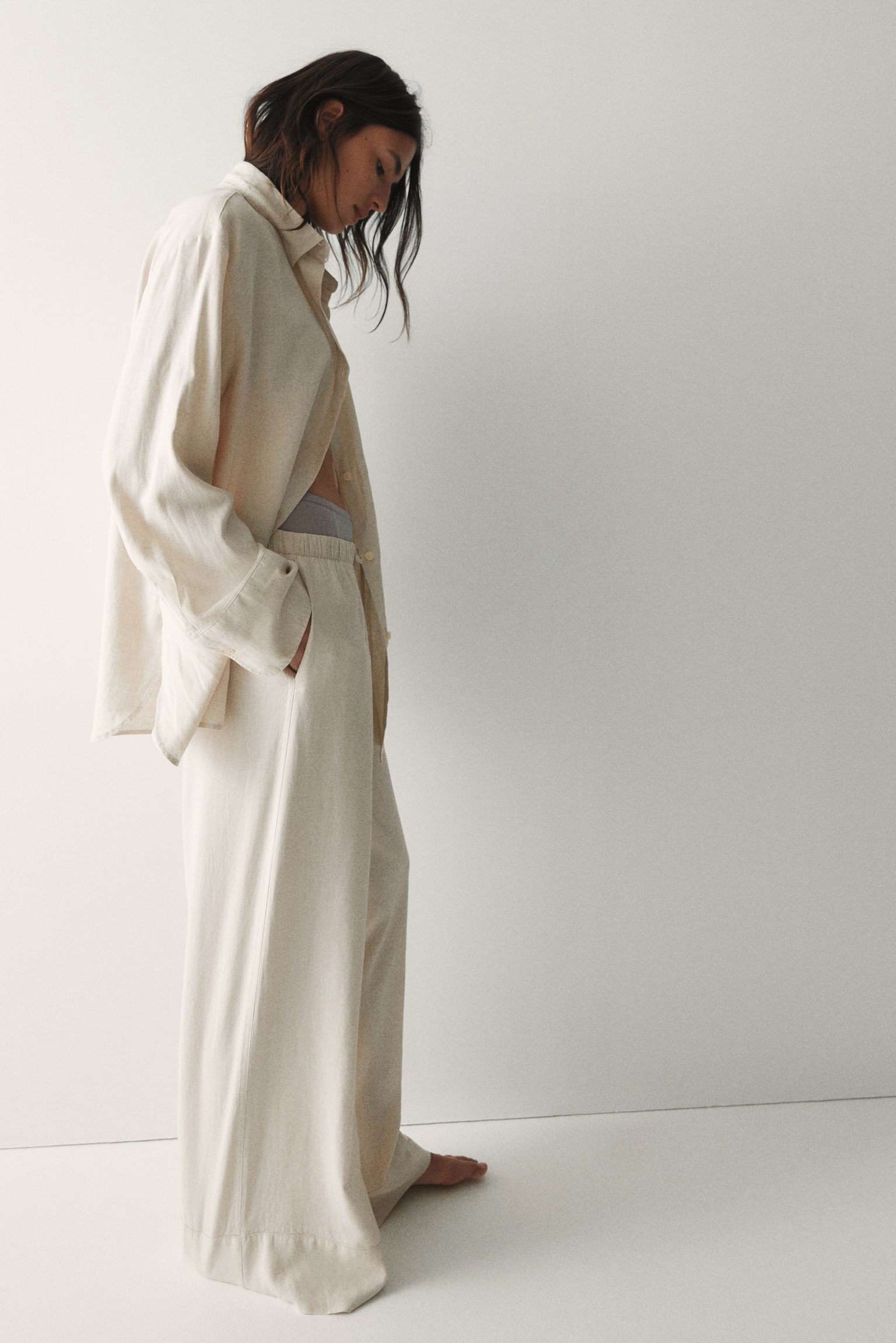 Wide linen-blend trousers - Light beige/Black - 4