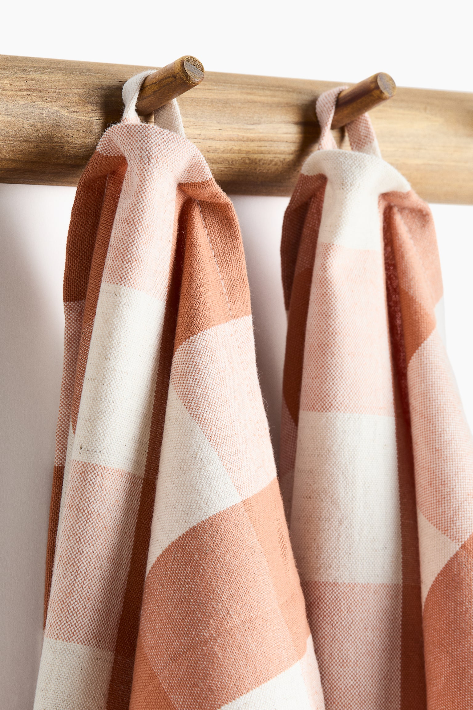 2-pack linen-blend tea towels - Terracotta/Gingham check/Marrón/Cuadros vichy/Olive green/Gingham check/Beige/White striped/Beige/Cuadros vichy/Terracota/Rayas/Marrón oscuro/Rayas/Olive green/Beige striped/Light pink/Striped - 2