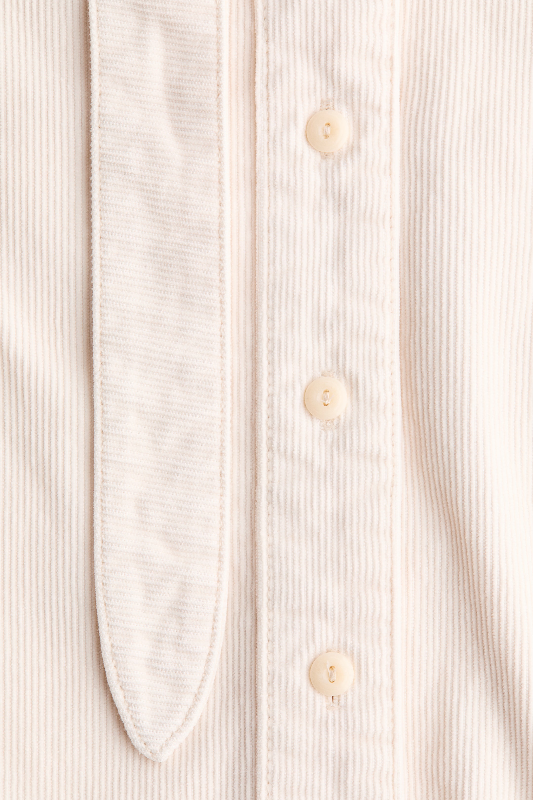 拡大画像を表示: スカーフカラー コーデュロイシャツ - クリーム - レディース | H&M JP 7
