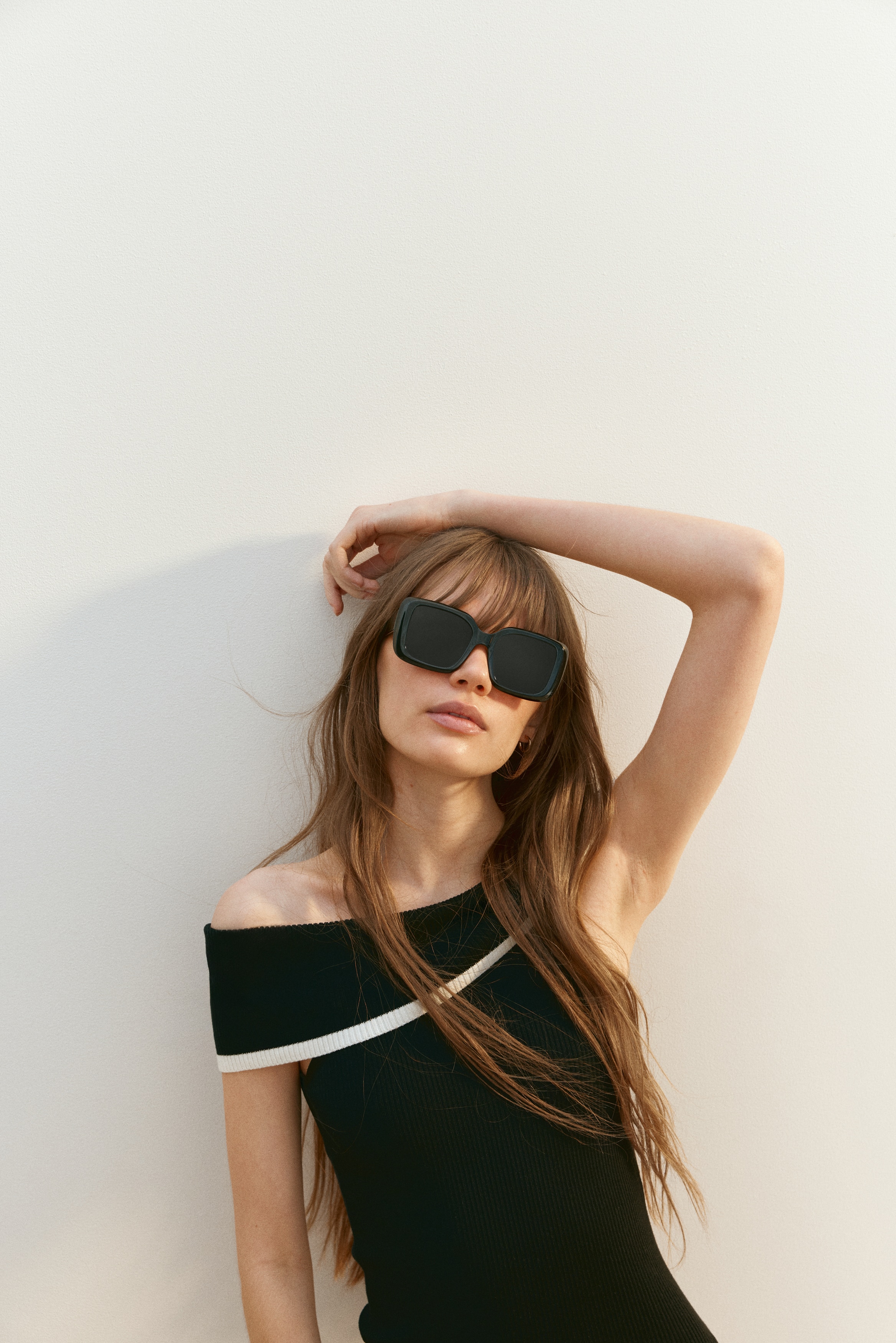 h&m off shoulder black dress HimaMD off-shoulder dress main image 0