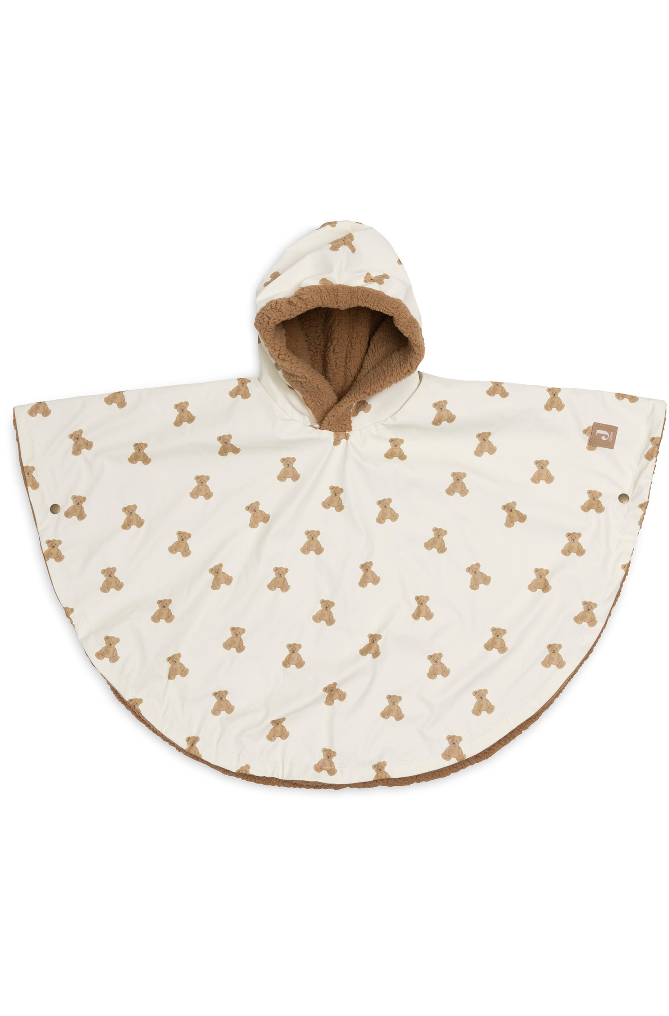 Grotere afbeelding bekijken: Een crèmekleurige babyponcho met capuchon en een all-over bruine teddyberenprint ligt plat uitgespreid en heeft een wijde cape-silhouet. De capuchon is gevoerd met bruine sherpa-fleece, die ook de gebogen onderzoom afwerkt.