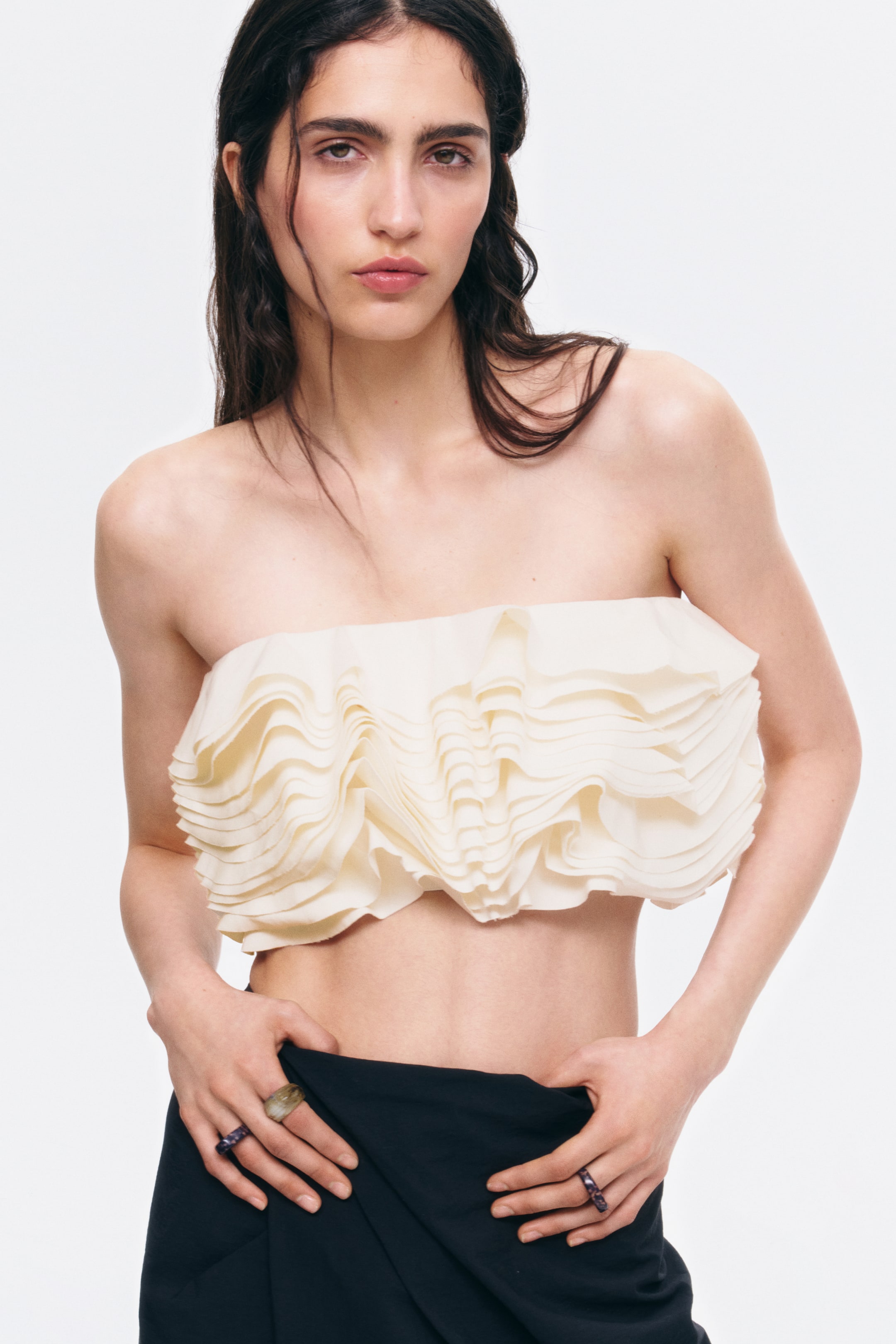 Haut court bandeau à volant