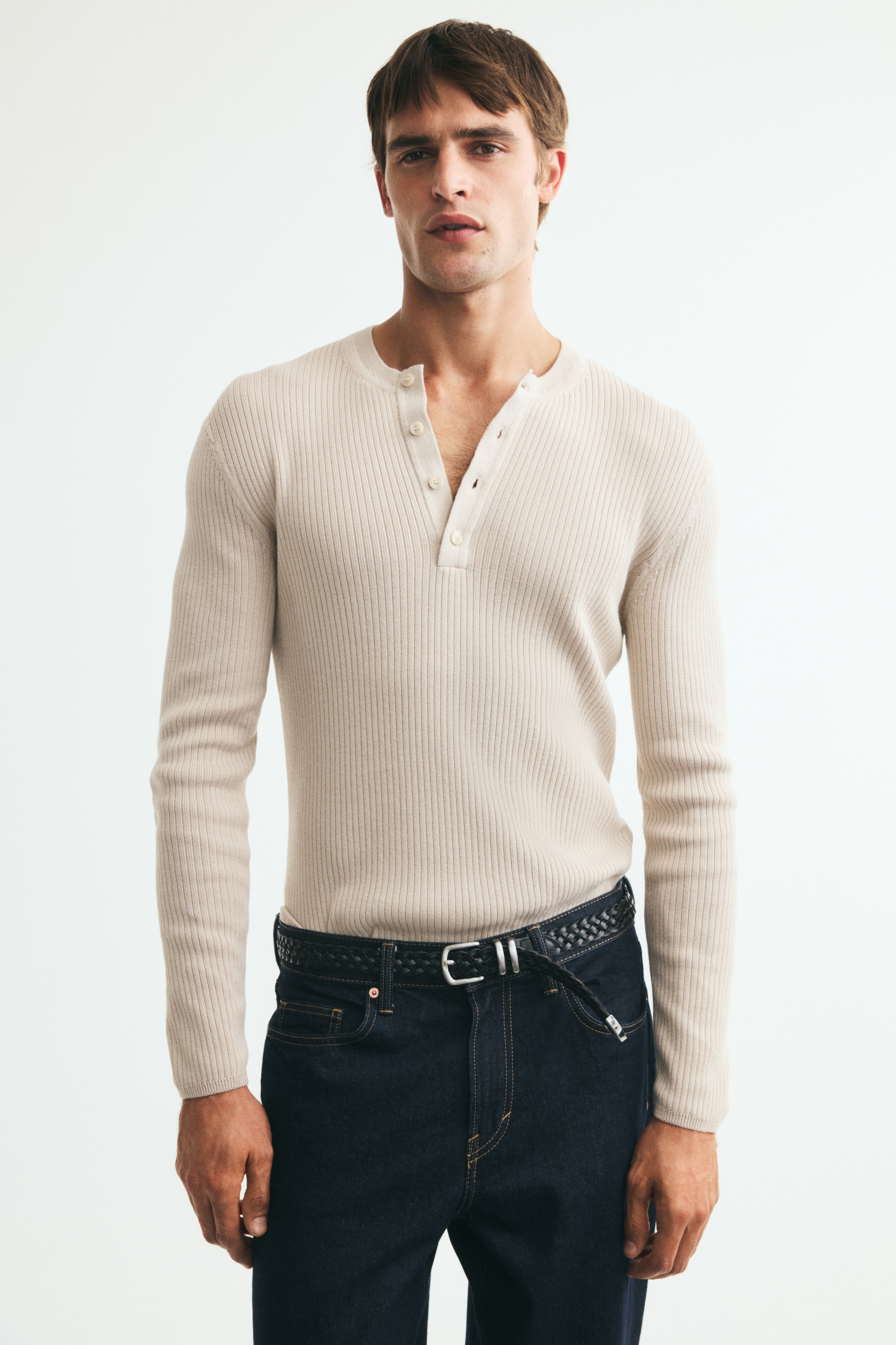 Slim Fit Ribbed Henley topModel