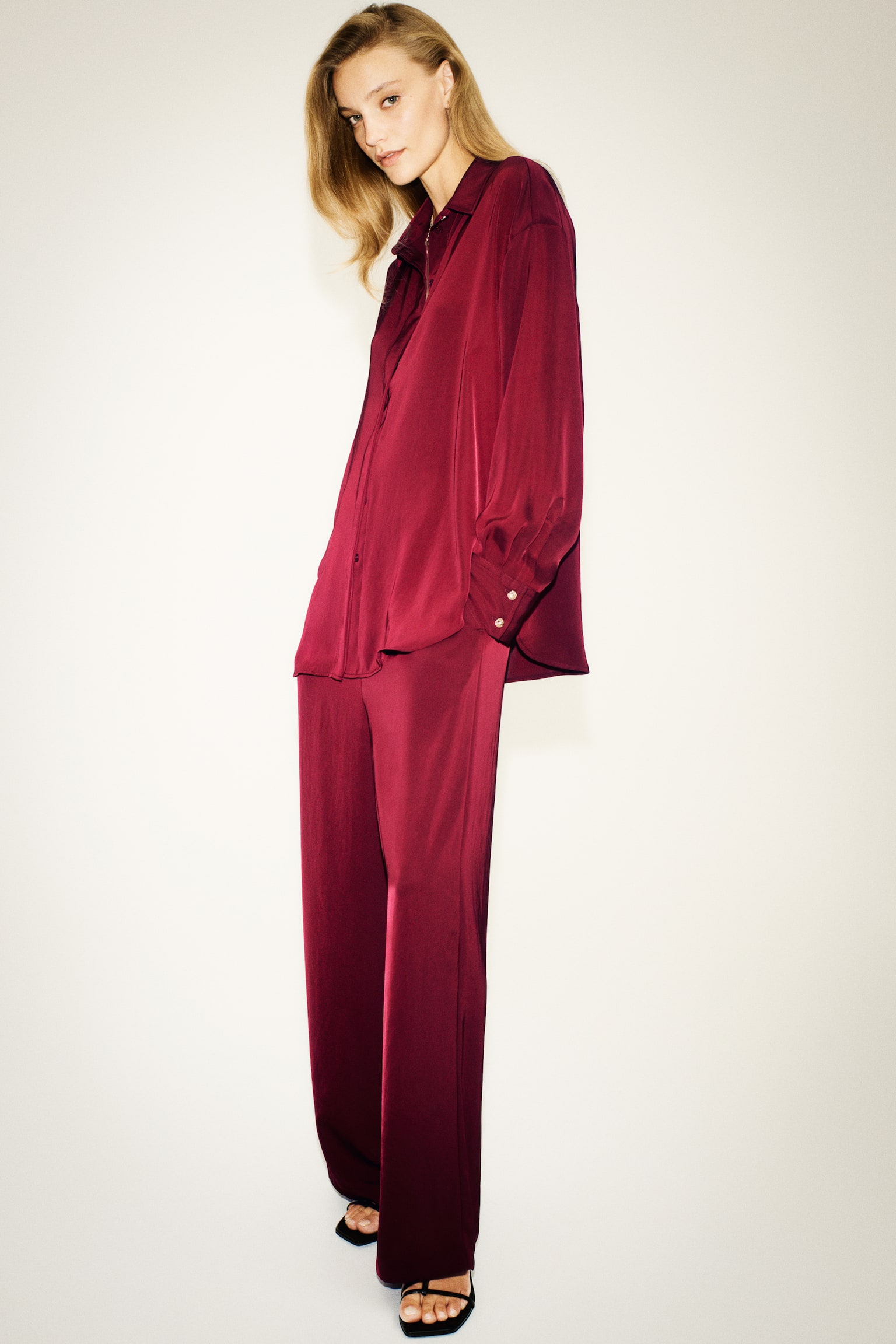 Женская рубашка H&M Oversized Shirt, цвет: Тёмный красный — фото 3