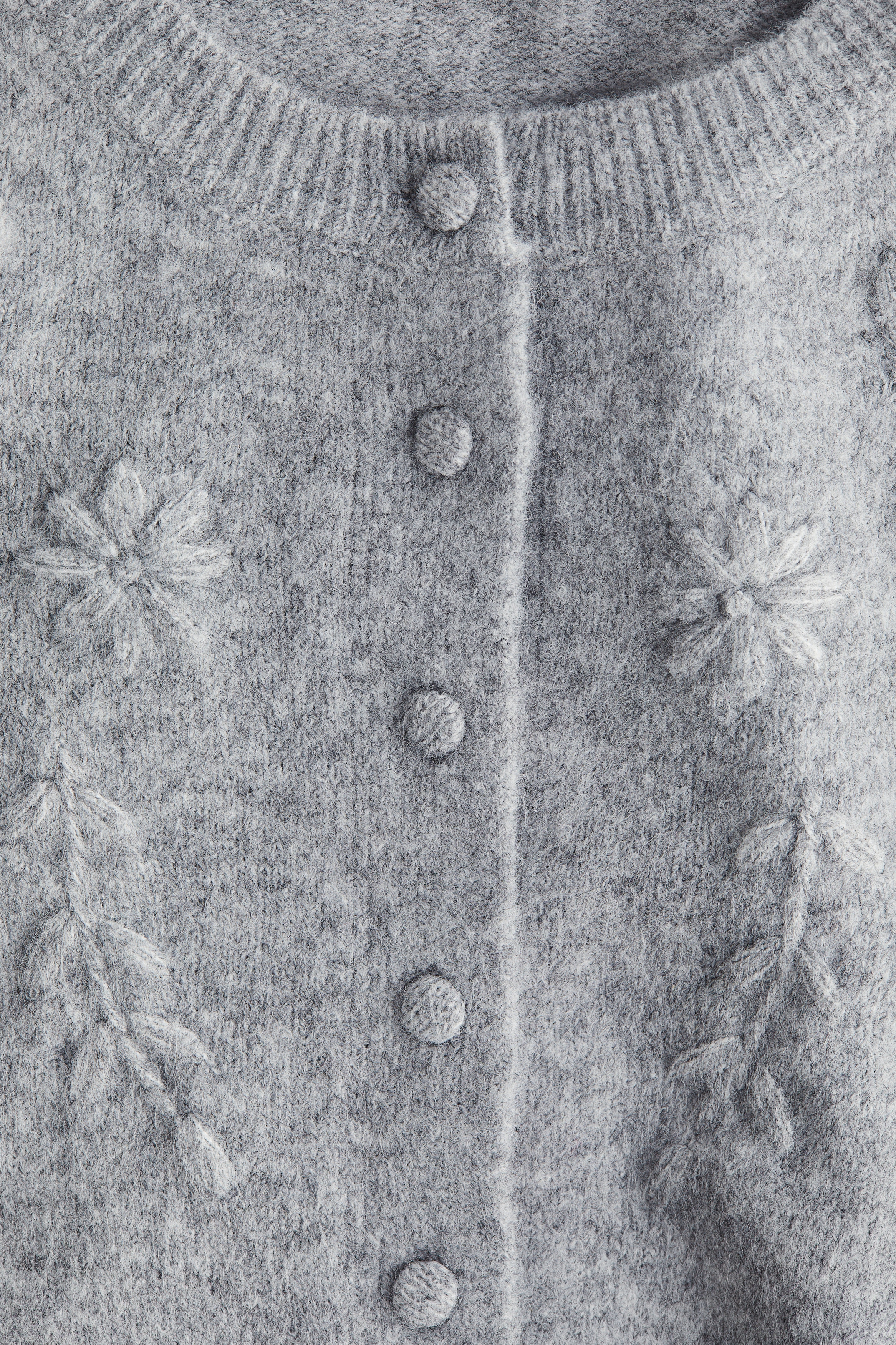 刺繍入りグレー長袖カーディガン 予約]ステッチ刺繍ジップニットカーディガン/グレー – Lumier