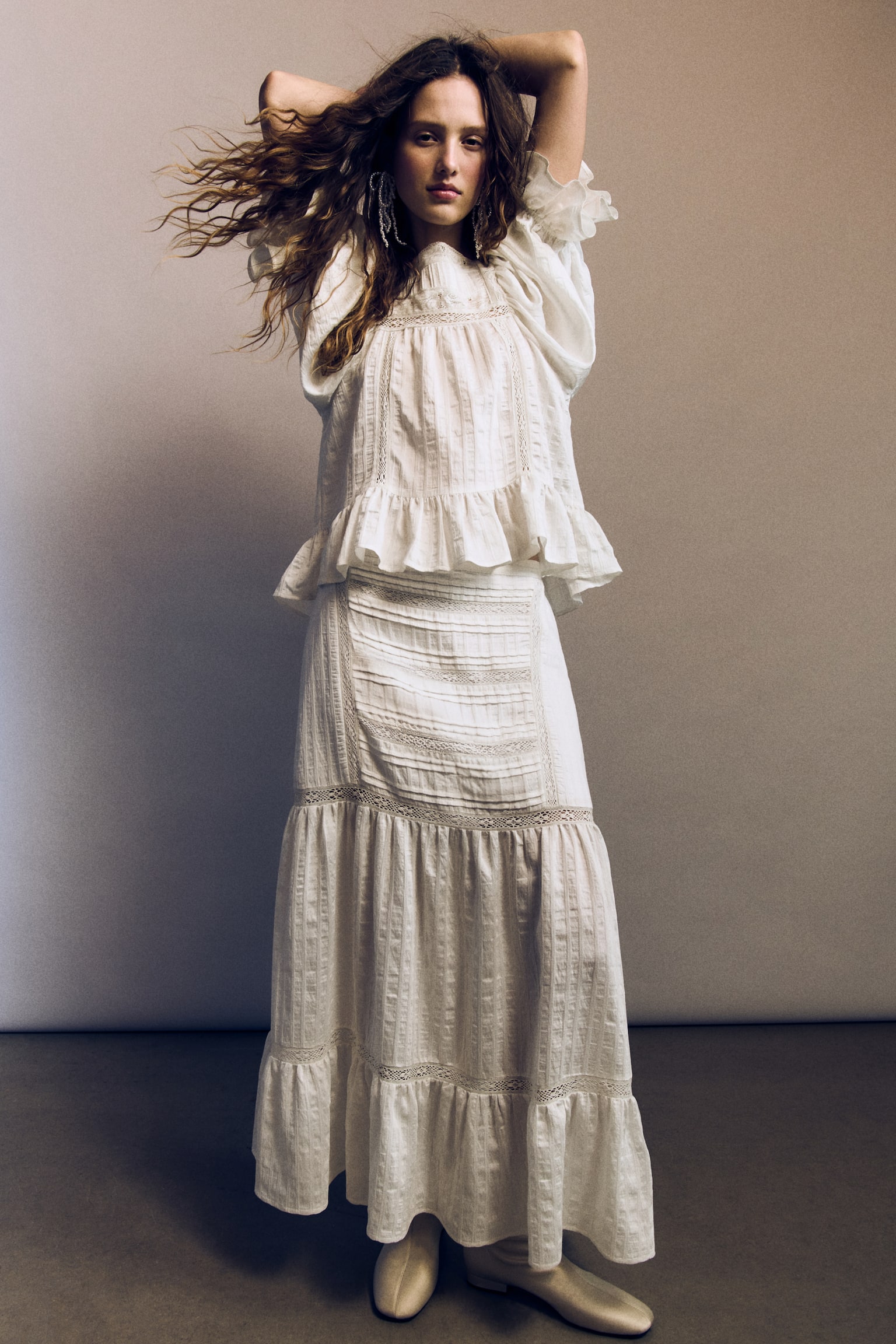 Puff-sleeved blouse - White/Black - 6