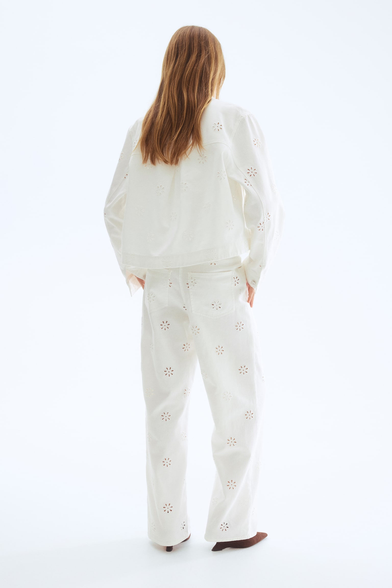 Pantalon en sergé avec broderie anglaise - Blanc - 6