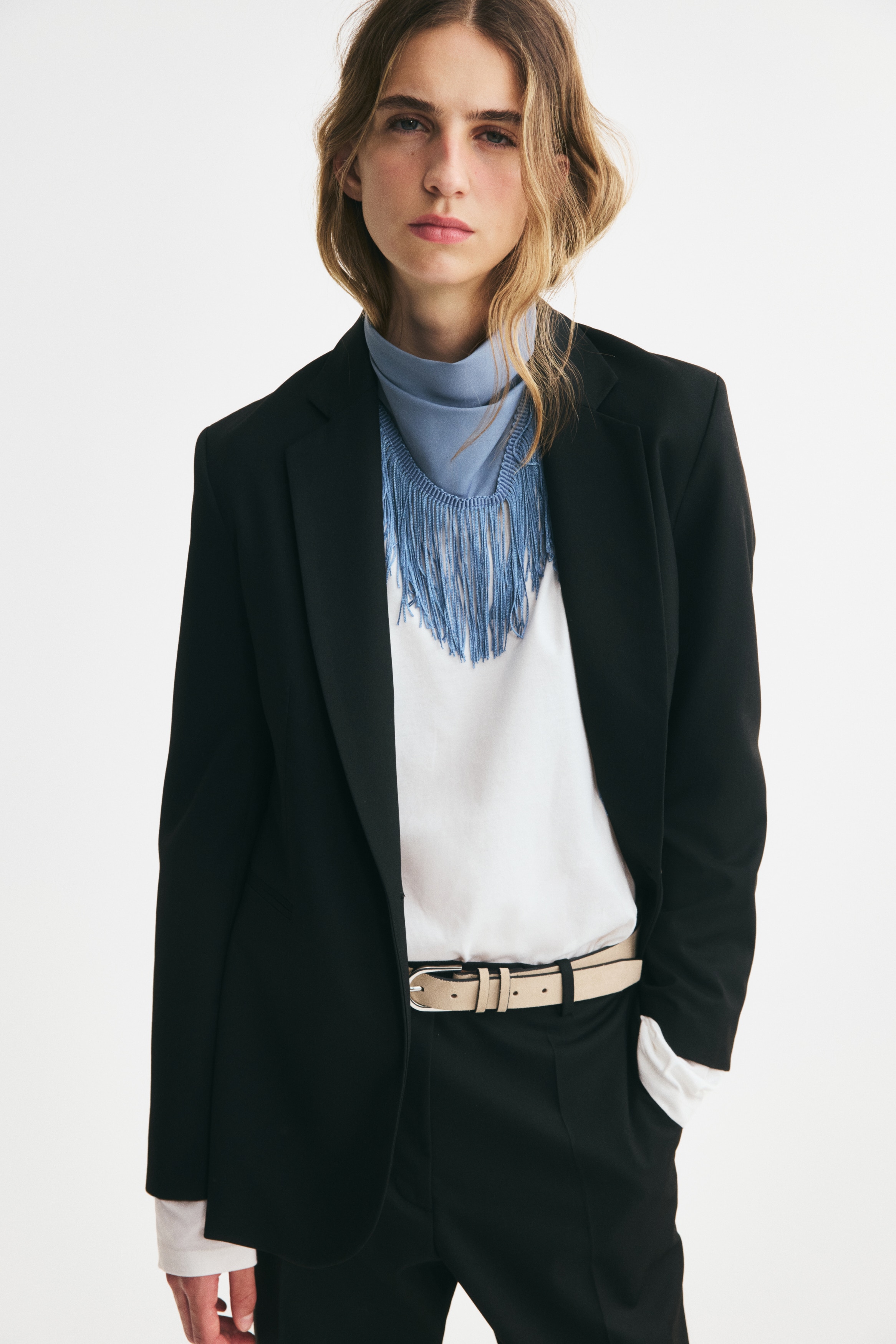 Single-Breasted Twill BlazerModel