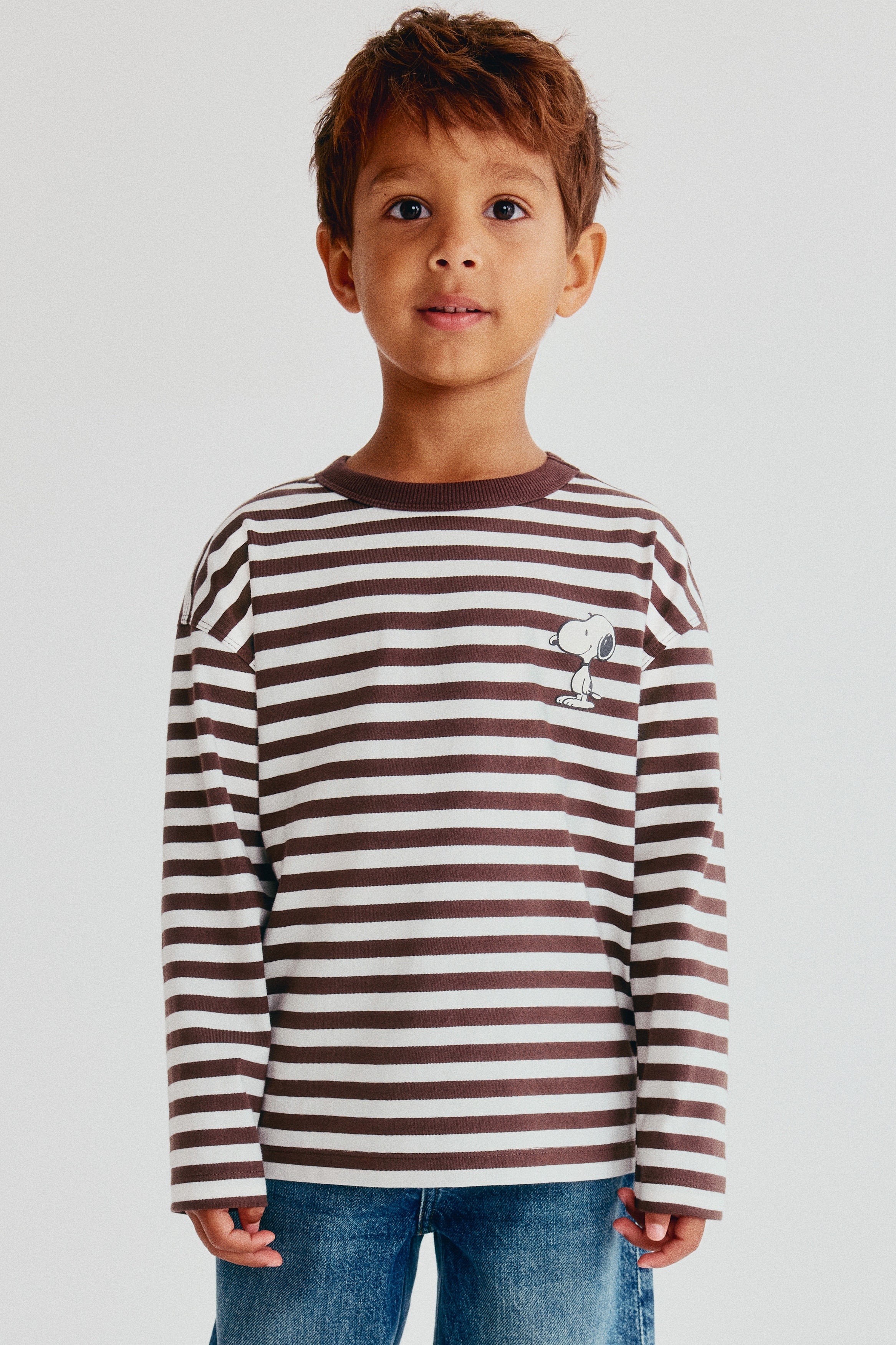 Print-motif long-sleeved T-shirtModel