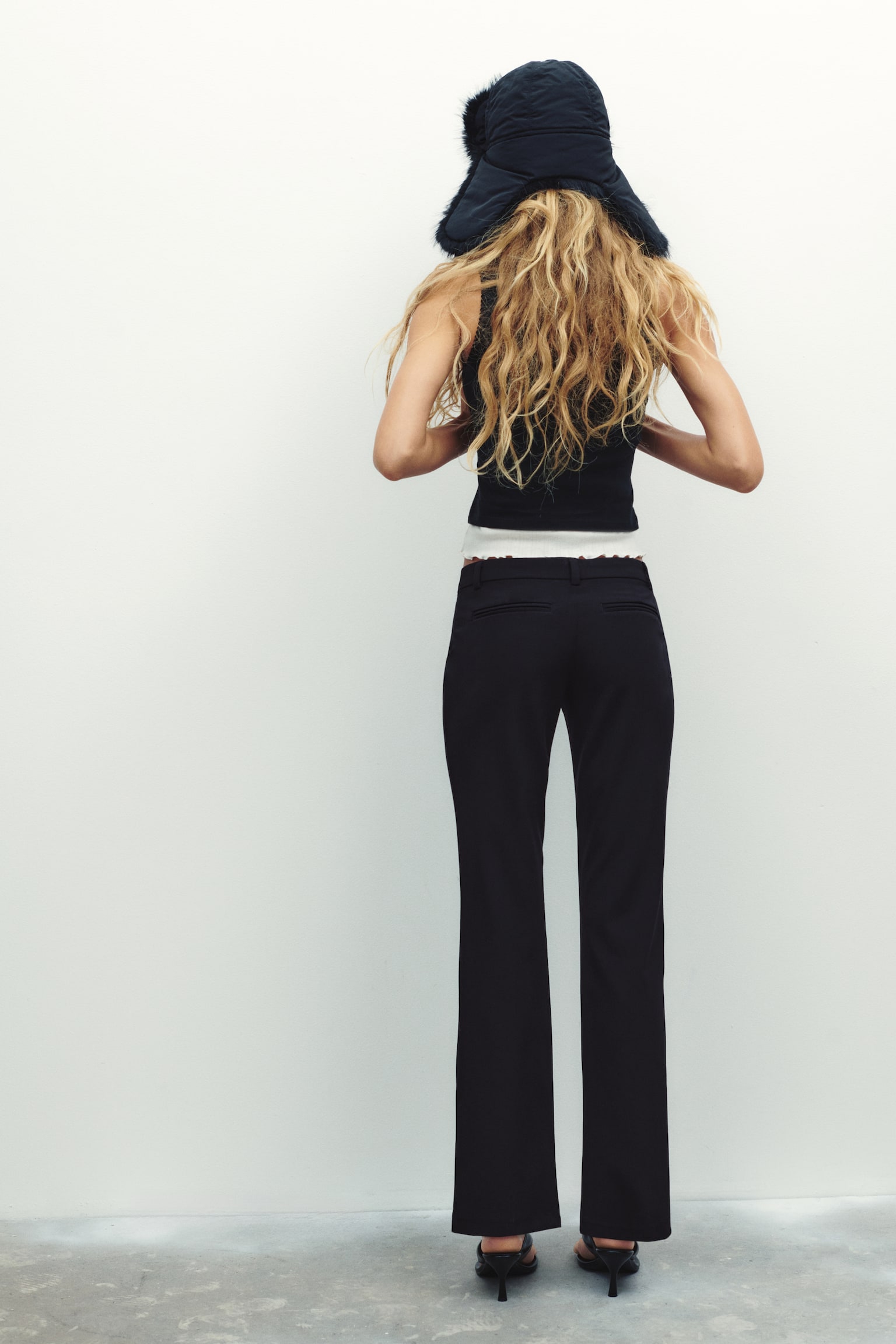 Женские брюки H&M Creased Dress Pants, цвет: Джинсовый чёрный — фото 5