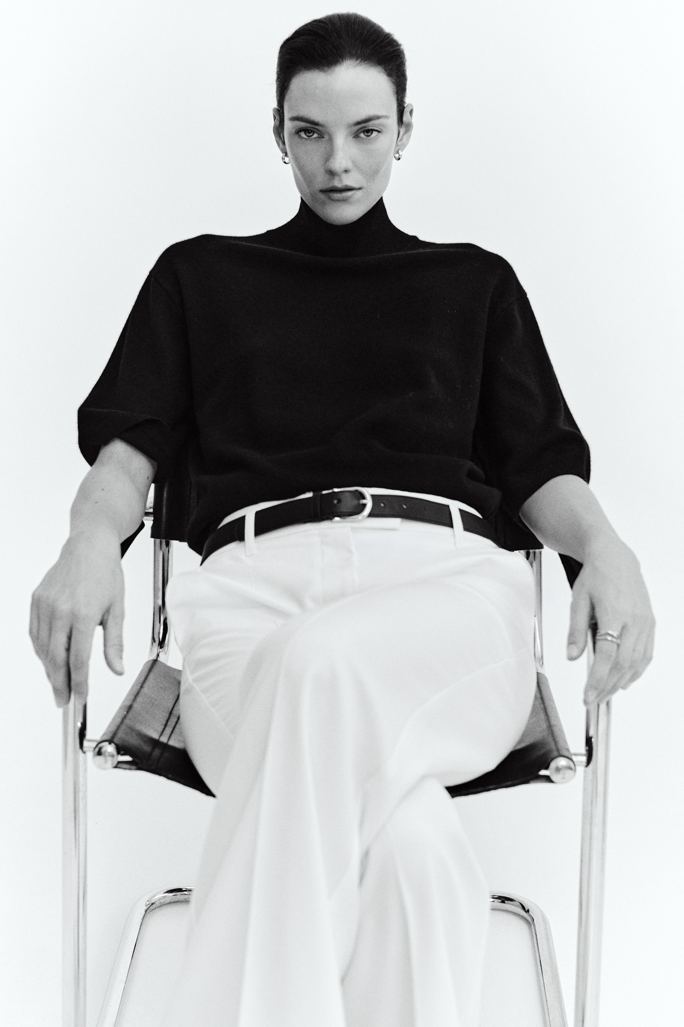Short-sleeved cashmere jumperModel