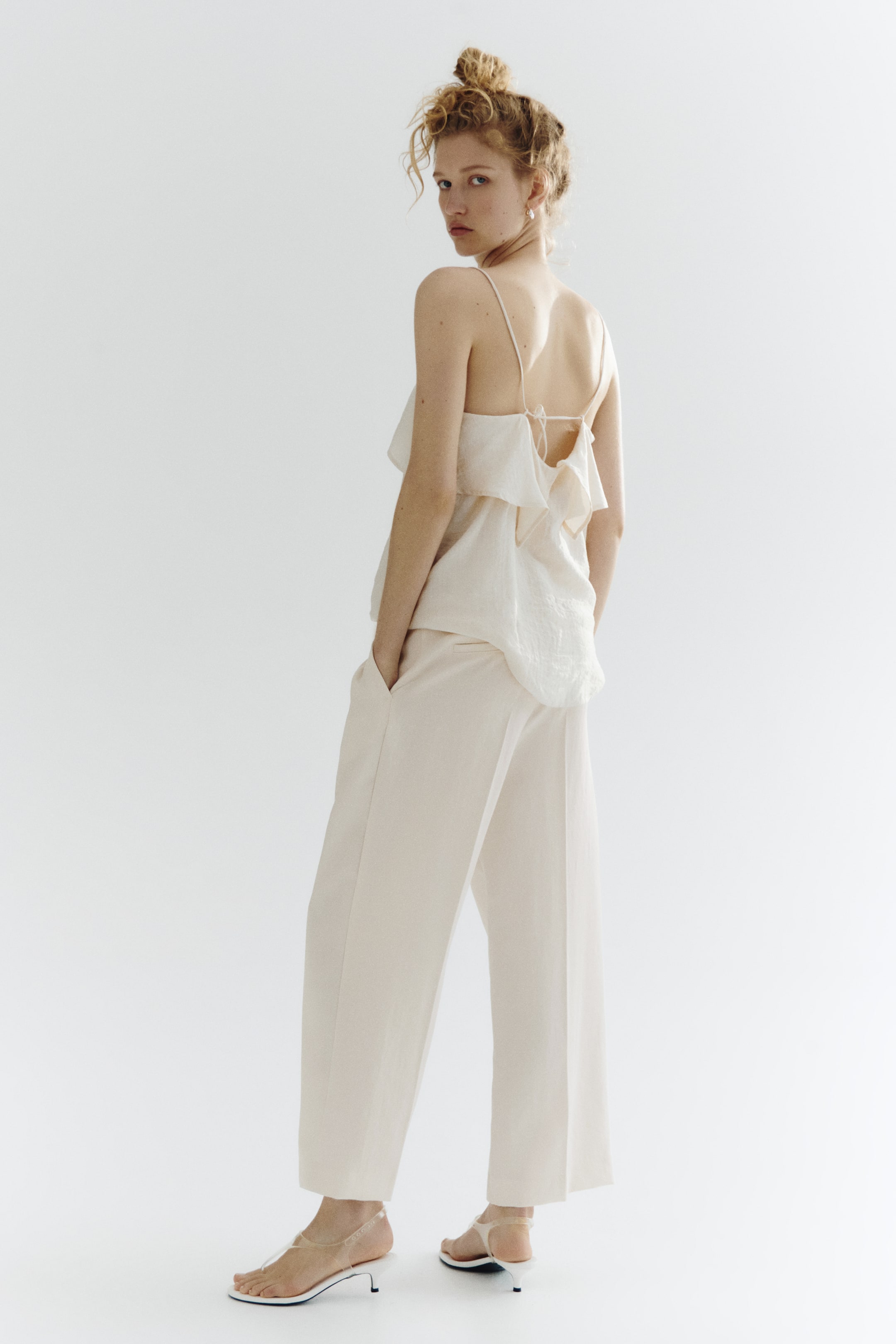 Pantalon à la cheville en sergé