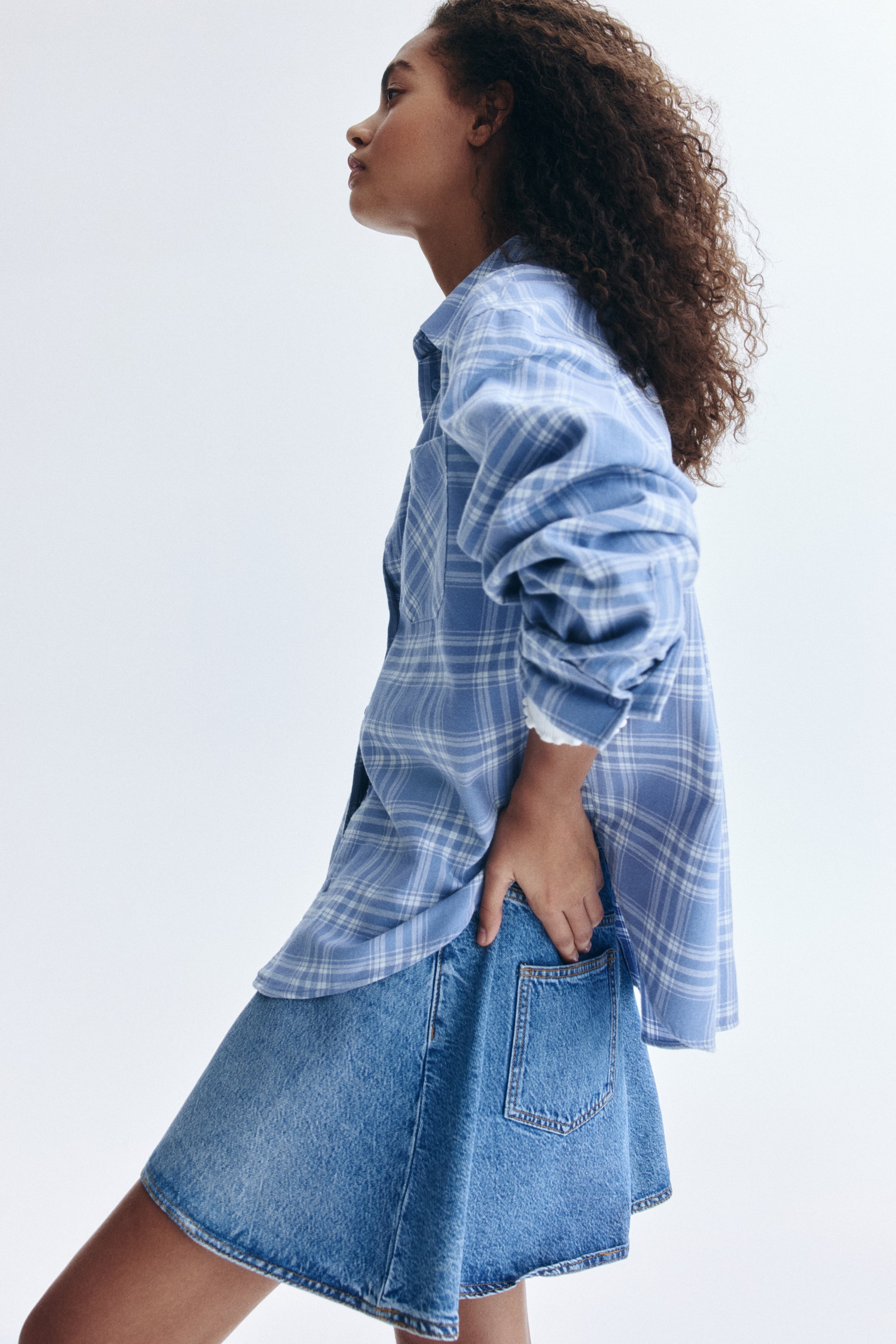 View larger image: Oversized cotton shirt - Blue/Checked - Ladies | H&M 4
