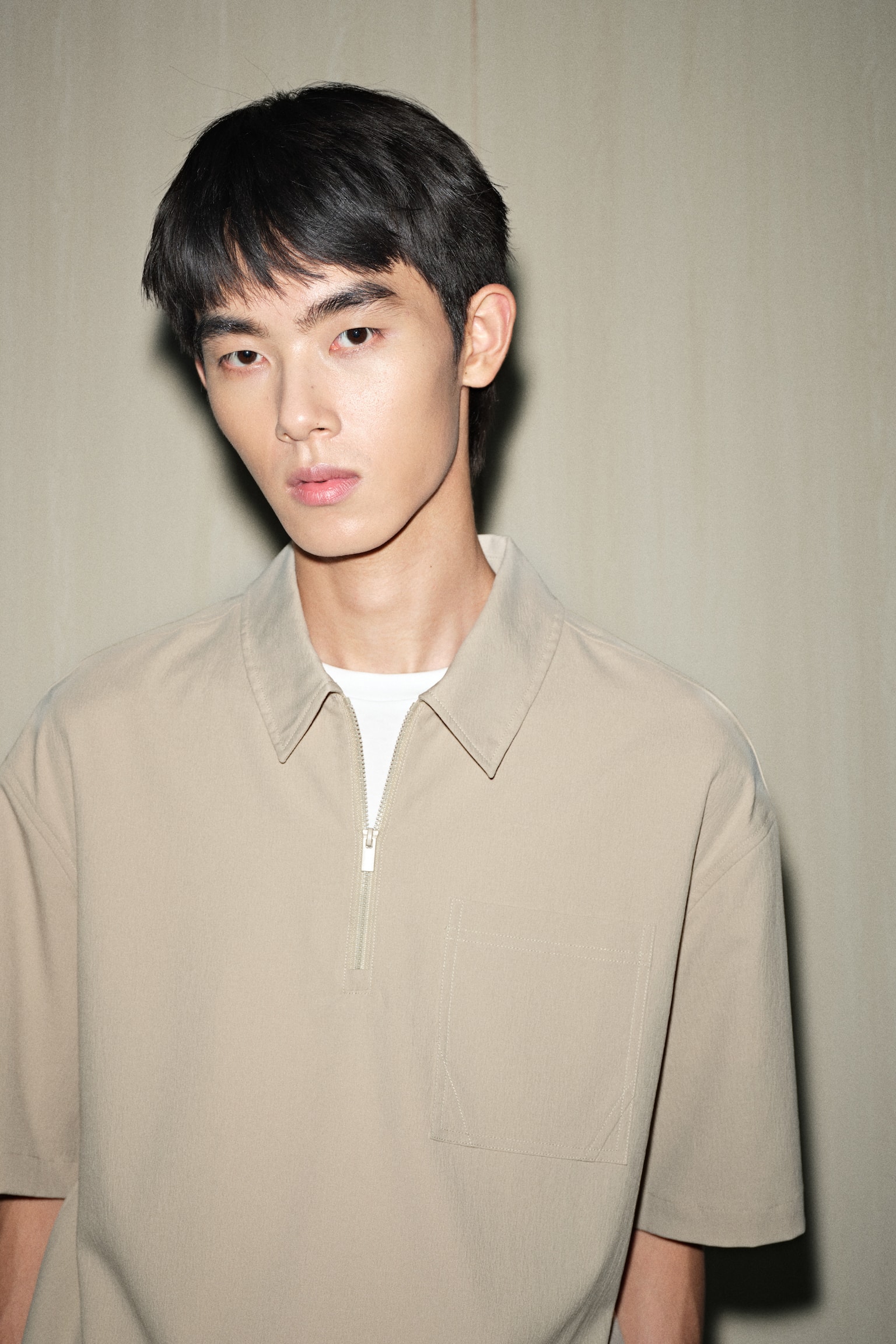 寬鬆剪裁褶縐拉鍊Polo衫 - 米色/Black/鼠尾草綠 - 5