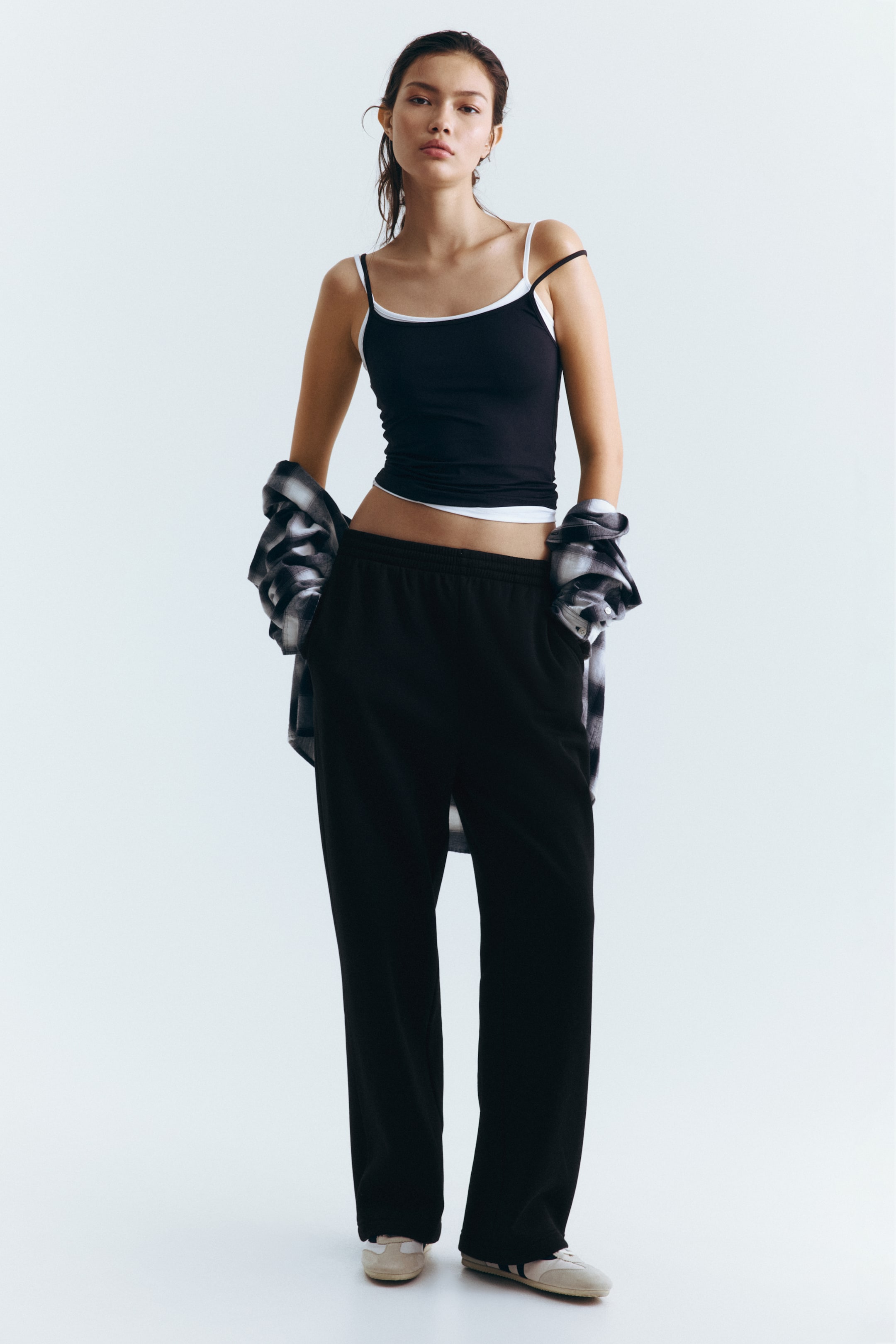 Visualizza immagine più grande: Pantaloni in felpa - Nero - DONNA | H&M IT 1