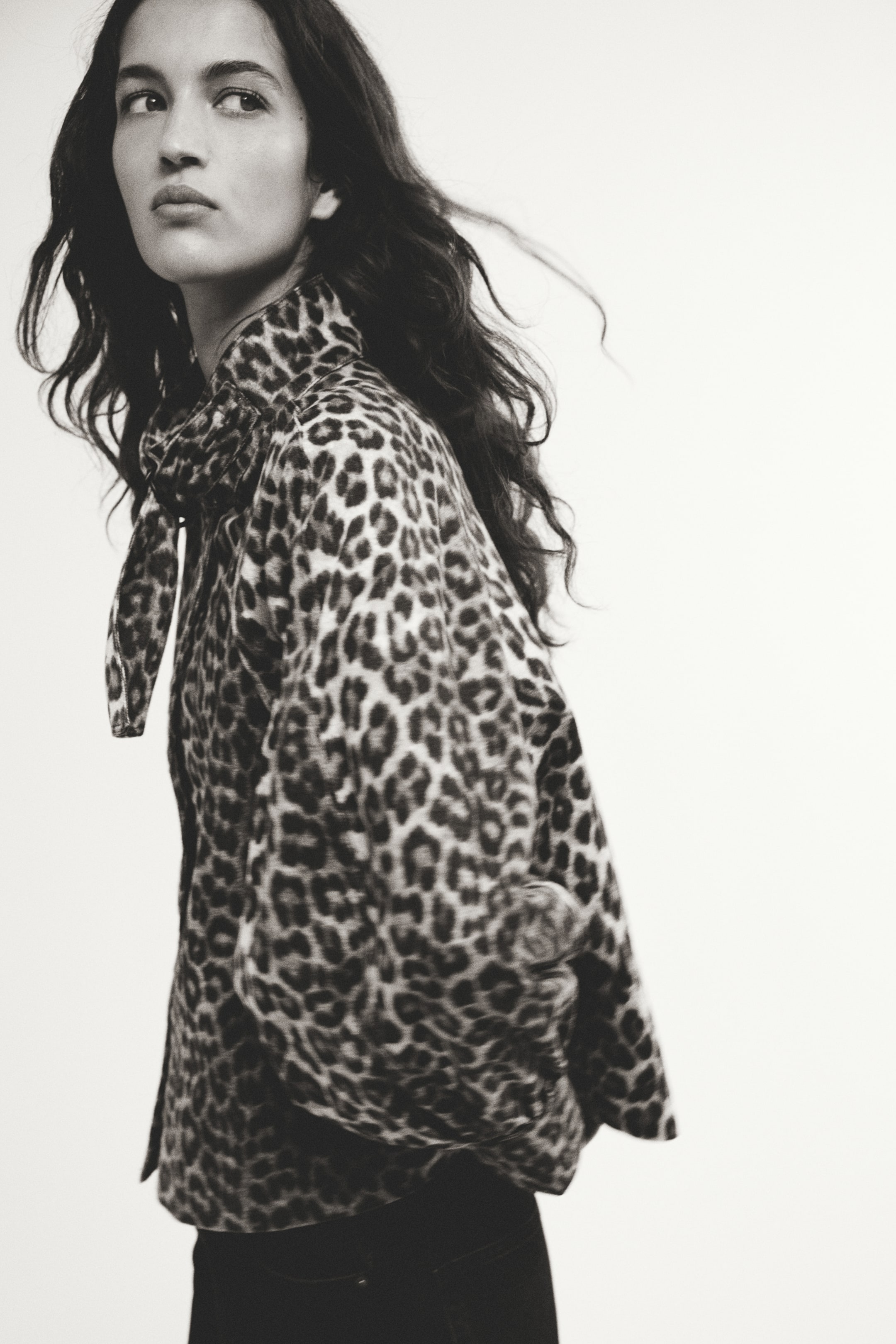 Женские куртки H&M Printed Balloon-Sleeved Jacket — фото 4