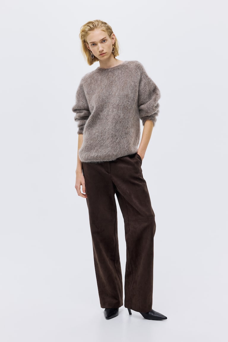 Pantalone ravnih nogavica od obloženog materijala