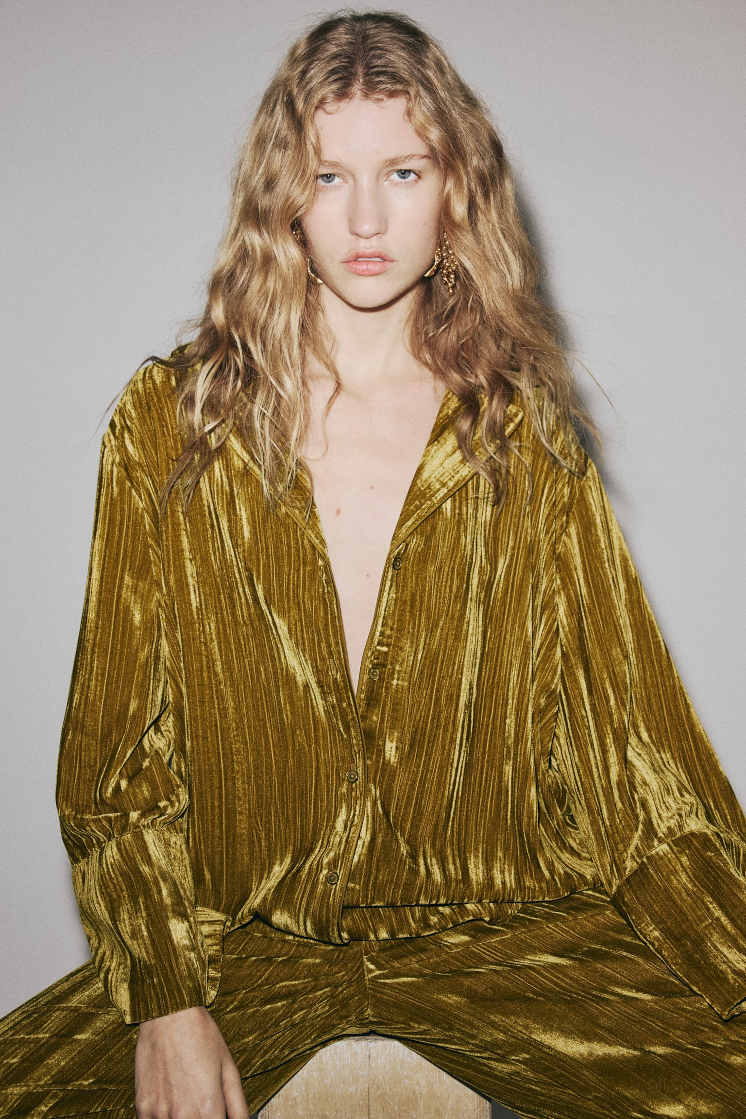 Zamatová košeľa - Zlatistá olivová - 2