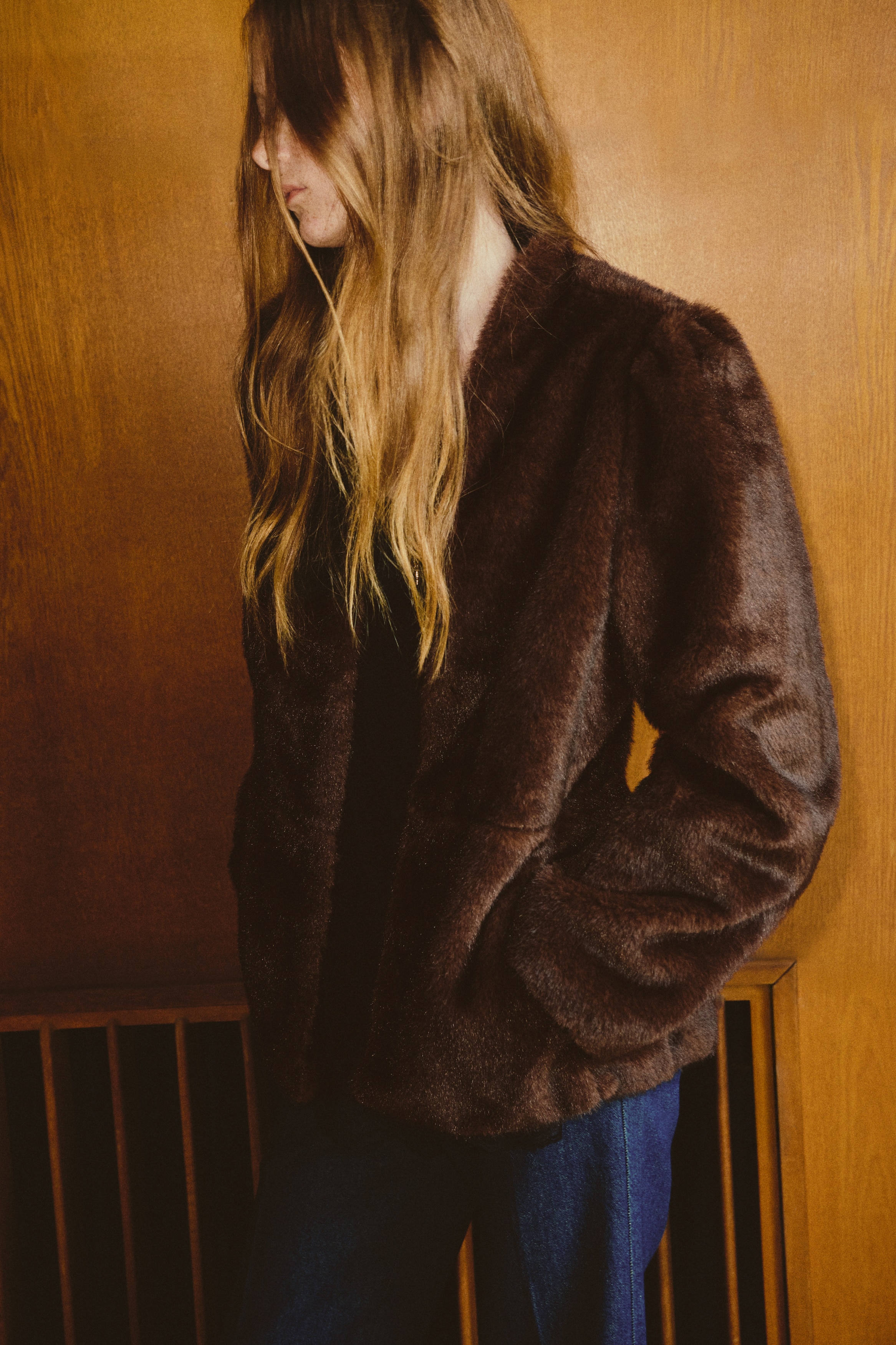 Κοντό παλτό με μανίκι με φούσκα - Σκούρο καφέ/Μπεζ