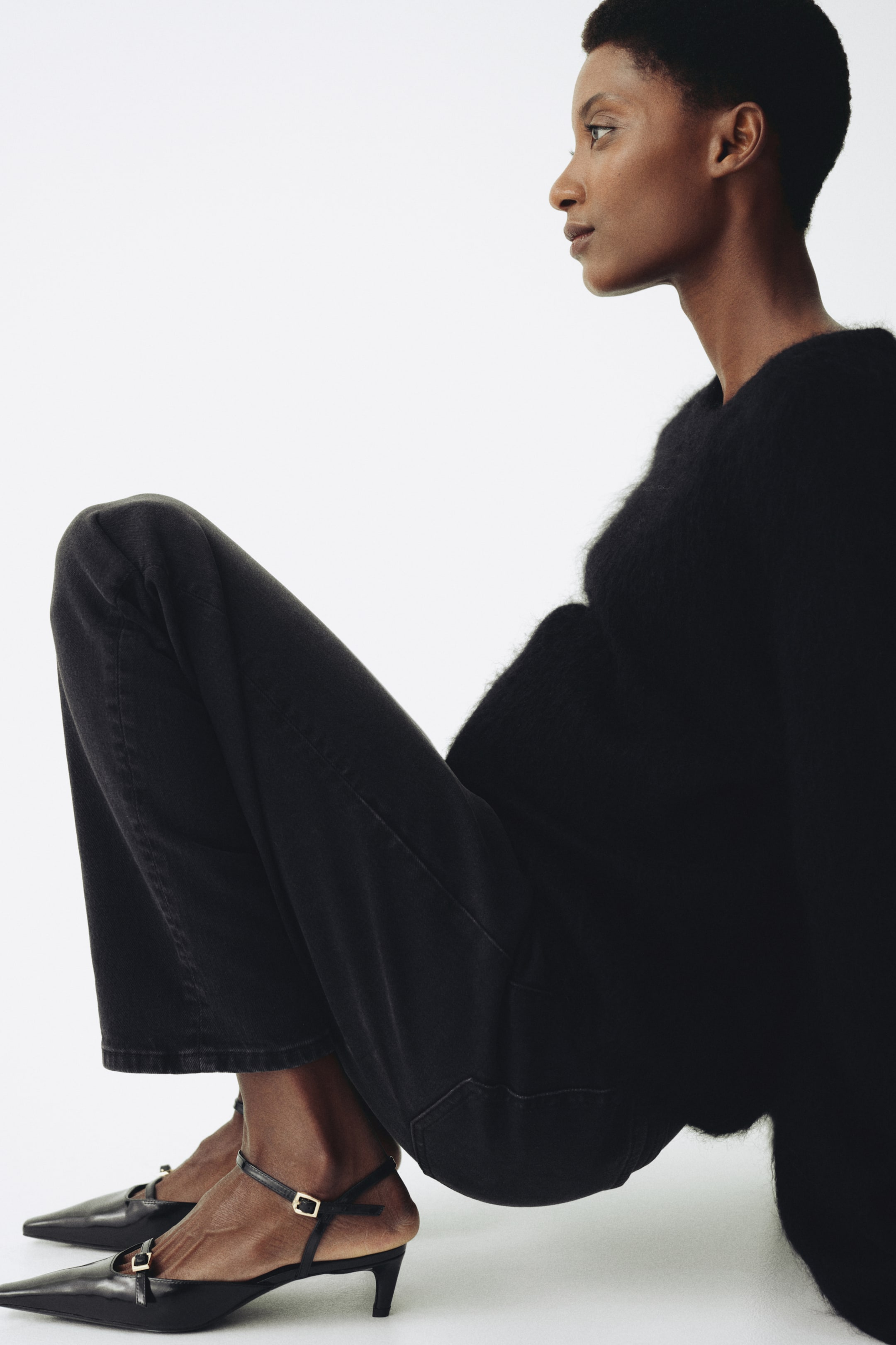 View larger image: MAMA Slim Straight High Jeans - Dark denim grey - Ladies | H&M 3