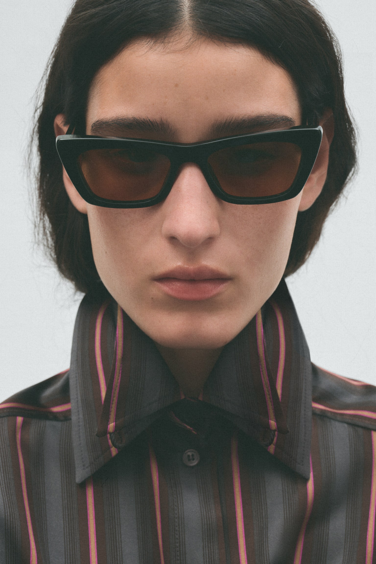 Elongated cat-eye sunglasses - Dark brown/Black - 1