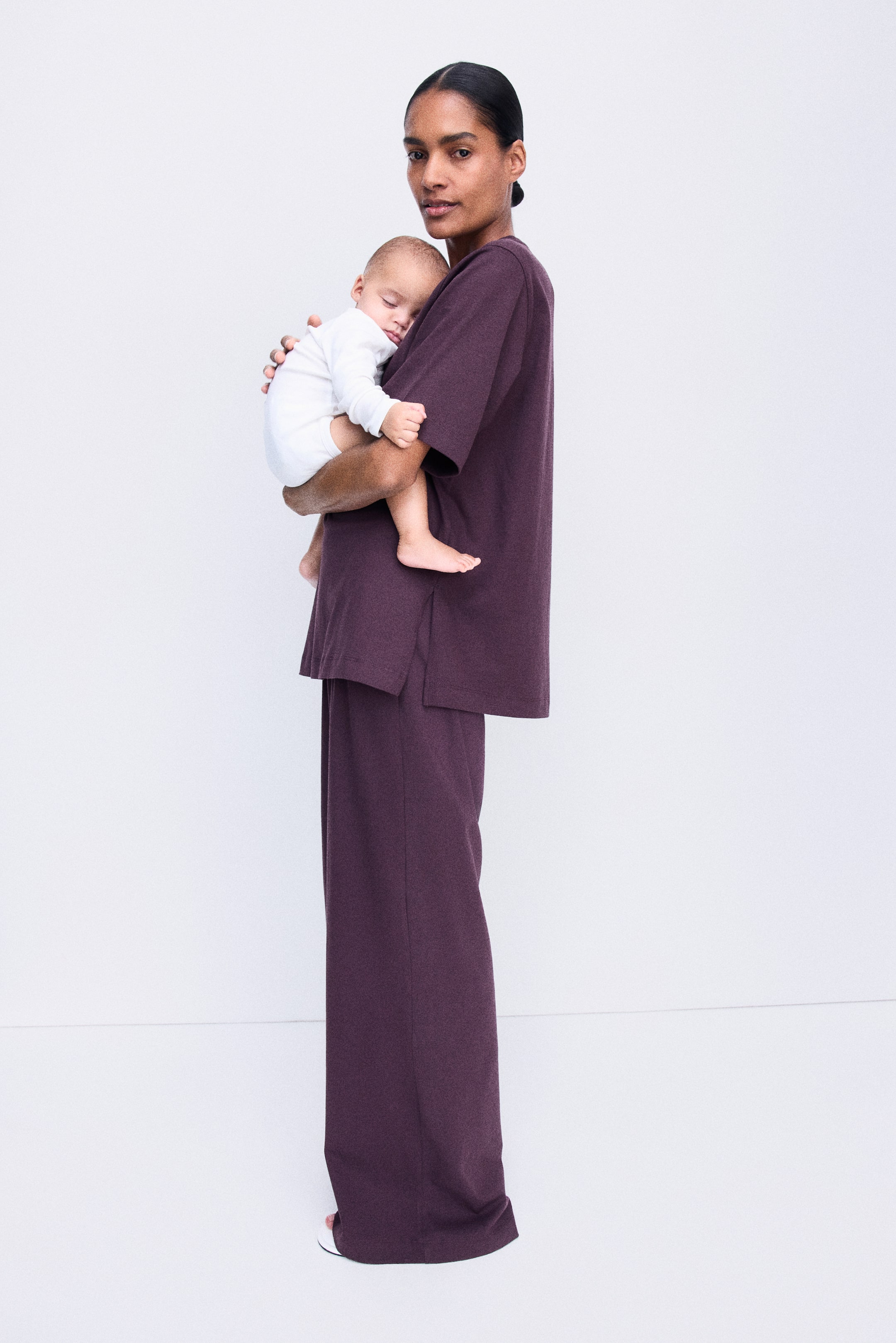 View larger image: MAMA Before & After 2-piece set - Dark purple - Ladies | H&M 1