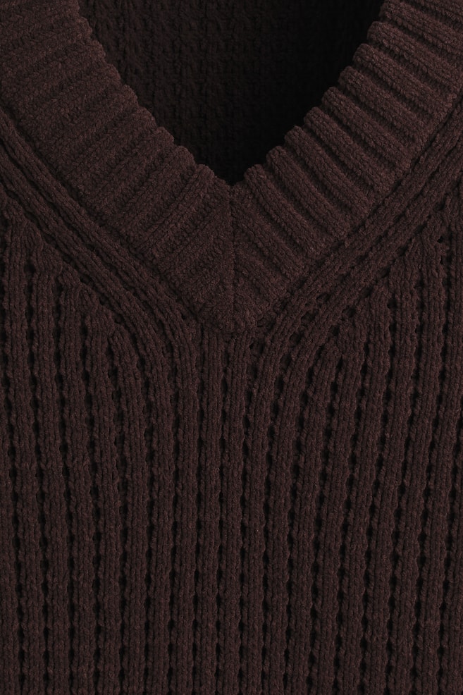 Regular-Fit Sweater Vest - Dark brown/White - 6