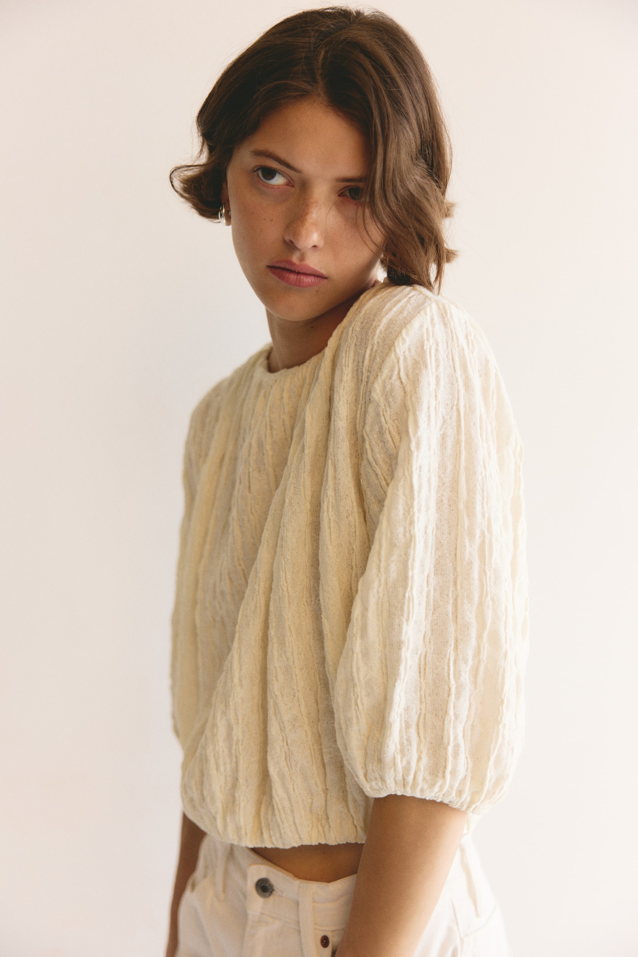 Женские блузки H&M Textured Bubble-Hem Blouse — фото 3