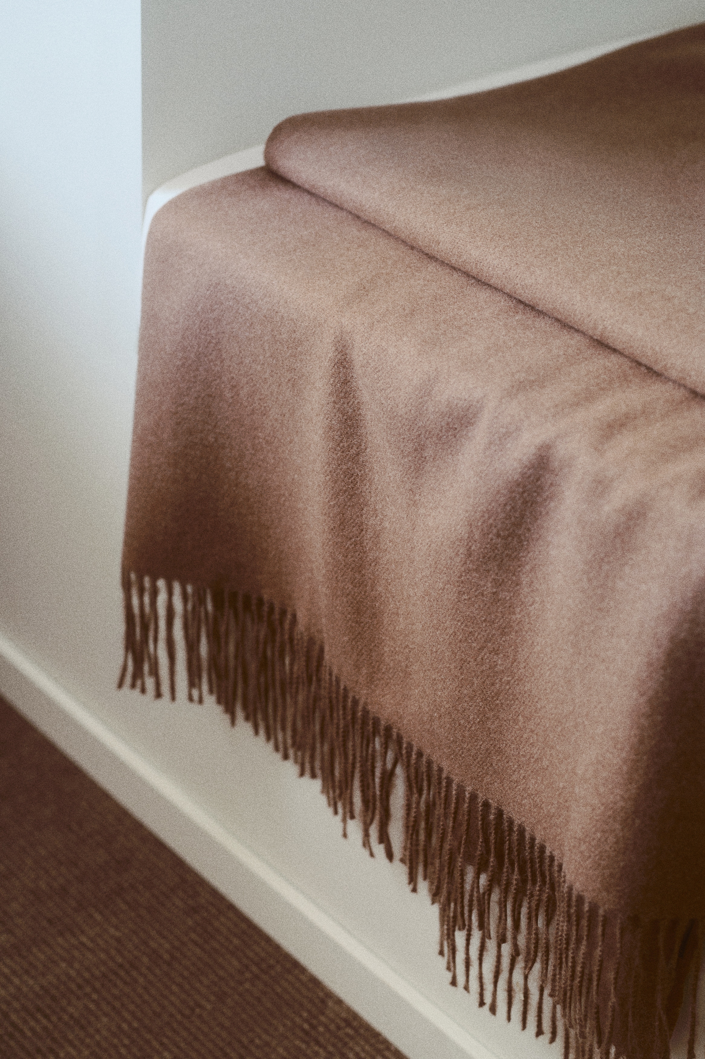 Fringed Throw - Taupe/Cream