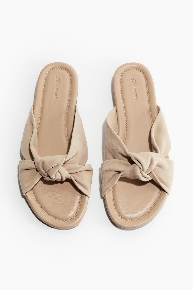 Sandales en cuir avec détail noué - Beige/Noir - 1