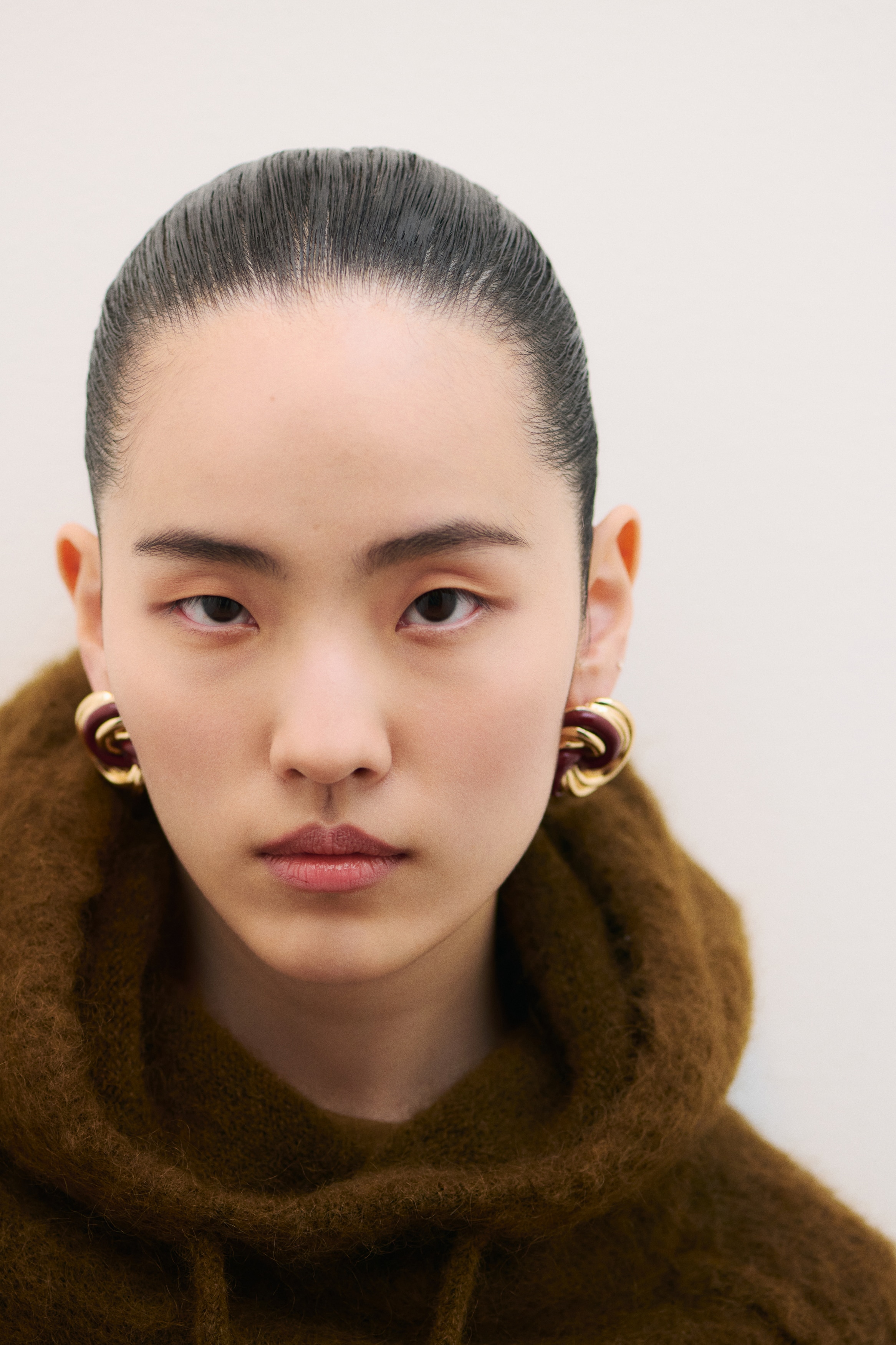 Knot-look earrings