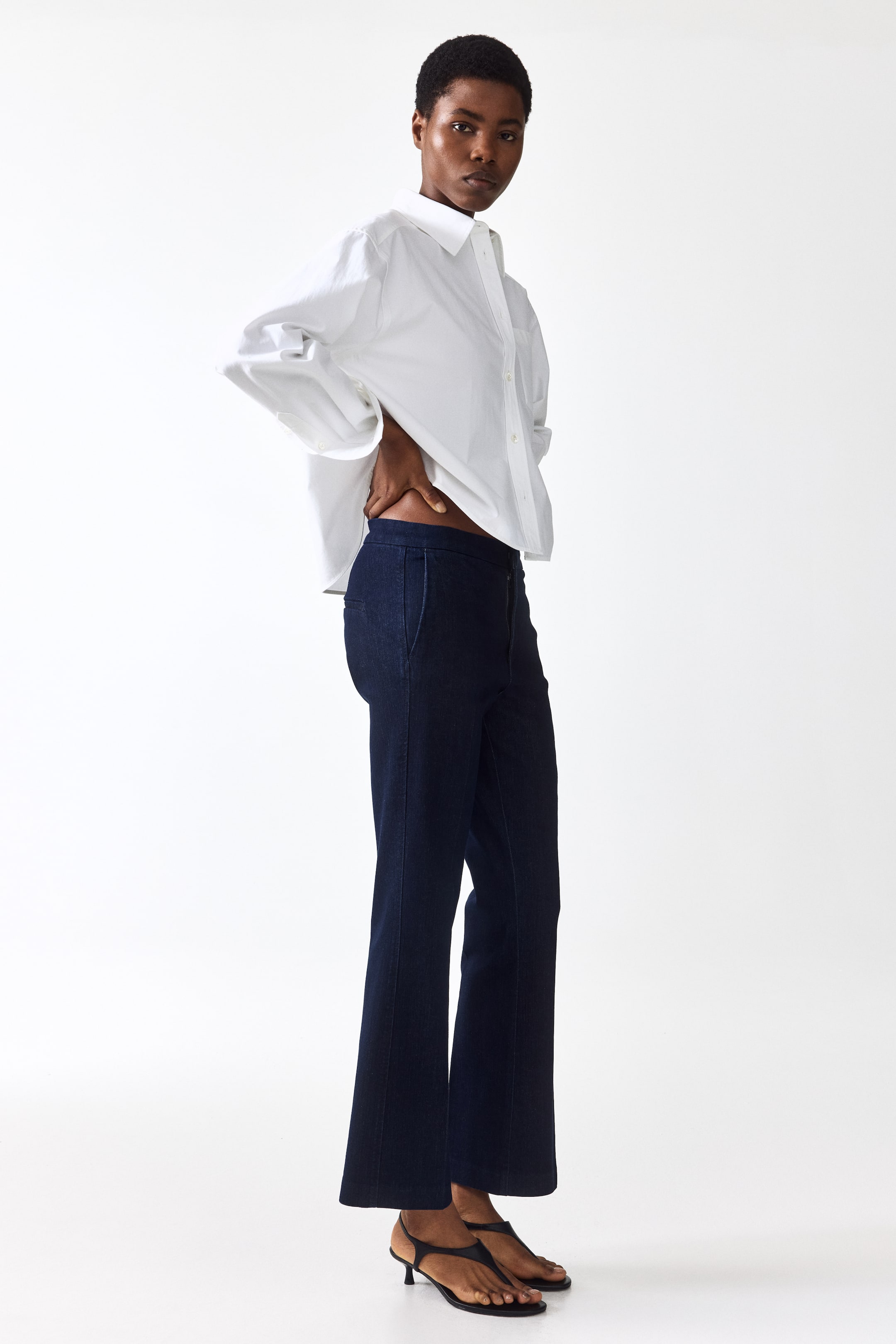Женские джинсы H&M High-Waist Flared Ankle Jeans — фото 4