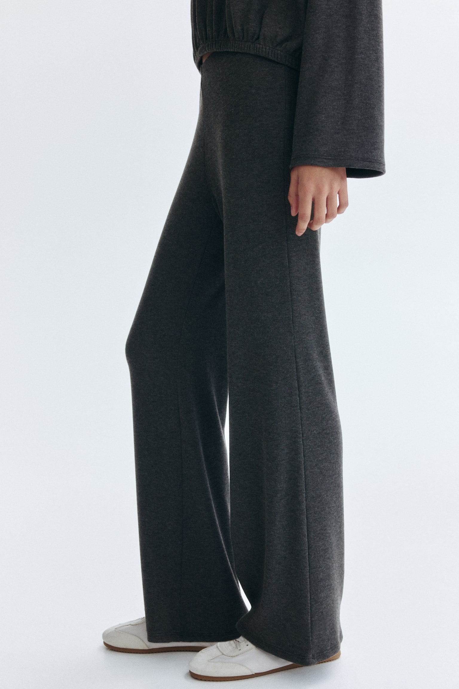 Женские брюки H&M Flared fine-knit trousers, цвет: Тёмный серый меланжевый — фото 5