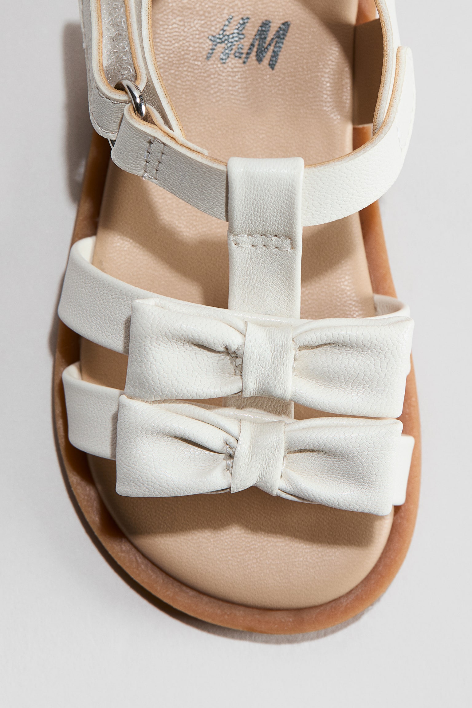 Appliquéd strappy sandals - 3