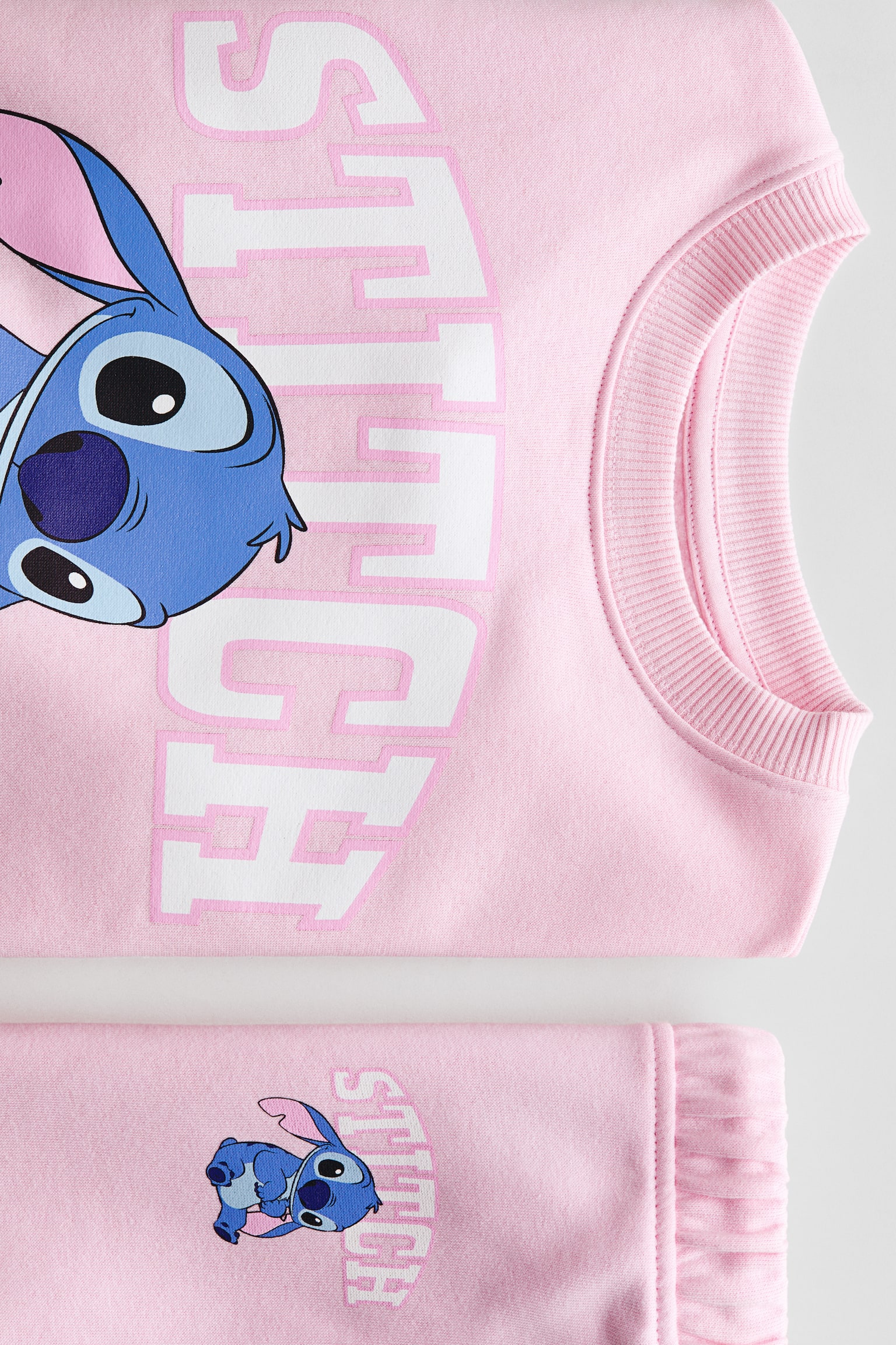 2-piece printed sweatshirt set - Light pink/Lilo & Stitch/Navy blue/Hello Kitty/Light blue/Hello Kitty/Light beige/Minnie Mouse - 2
