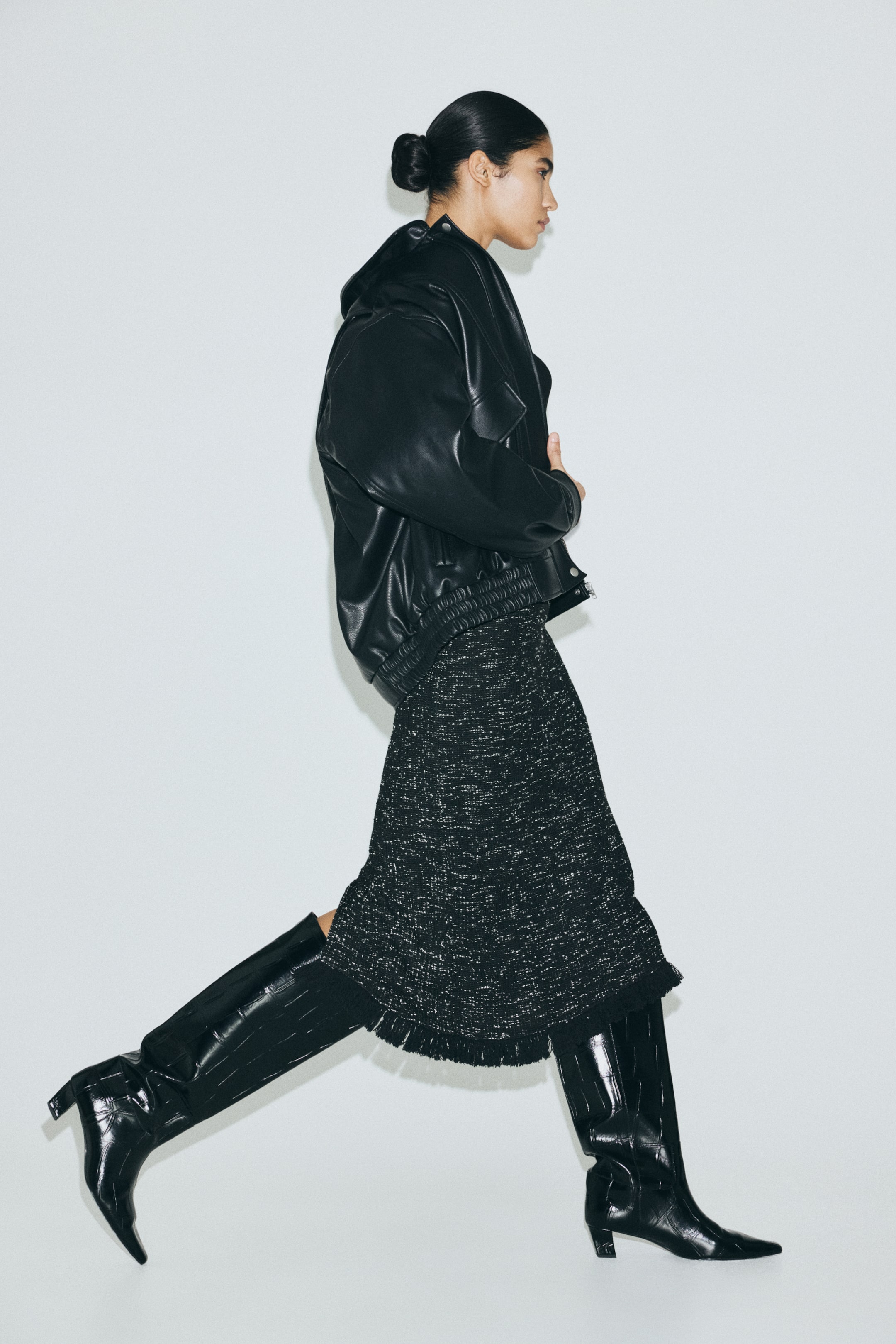 Vezi imaginea mai mare: Fustă-creion din bouclé - Negru-melanj - FEMEI | H&M RO 1