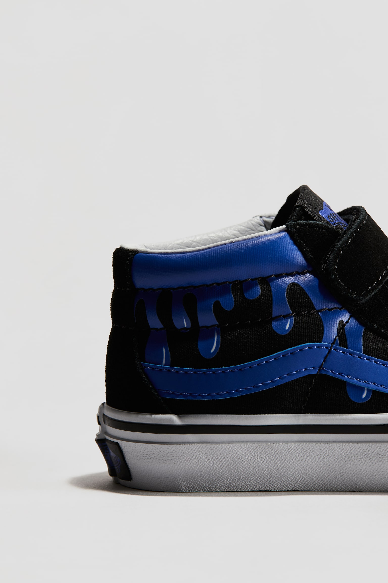 Uy Sk8-mid Reissue V - Glow Slime Black/blue - 2