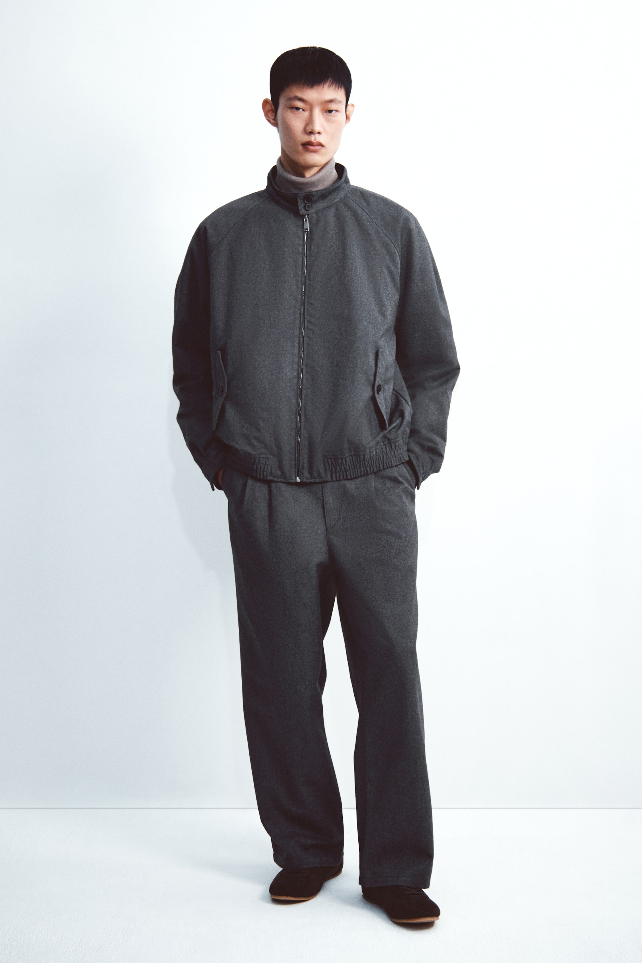 이미지 확대 보기: 와이드 테일러드 팬츠 루즈핏 - 다크 그레이 - Men | H&M KR 2