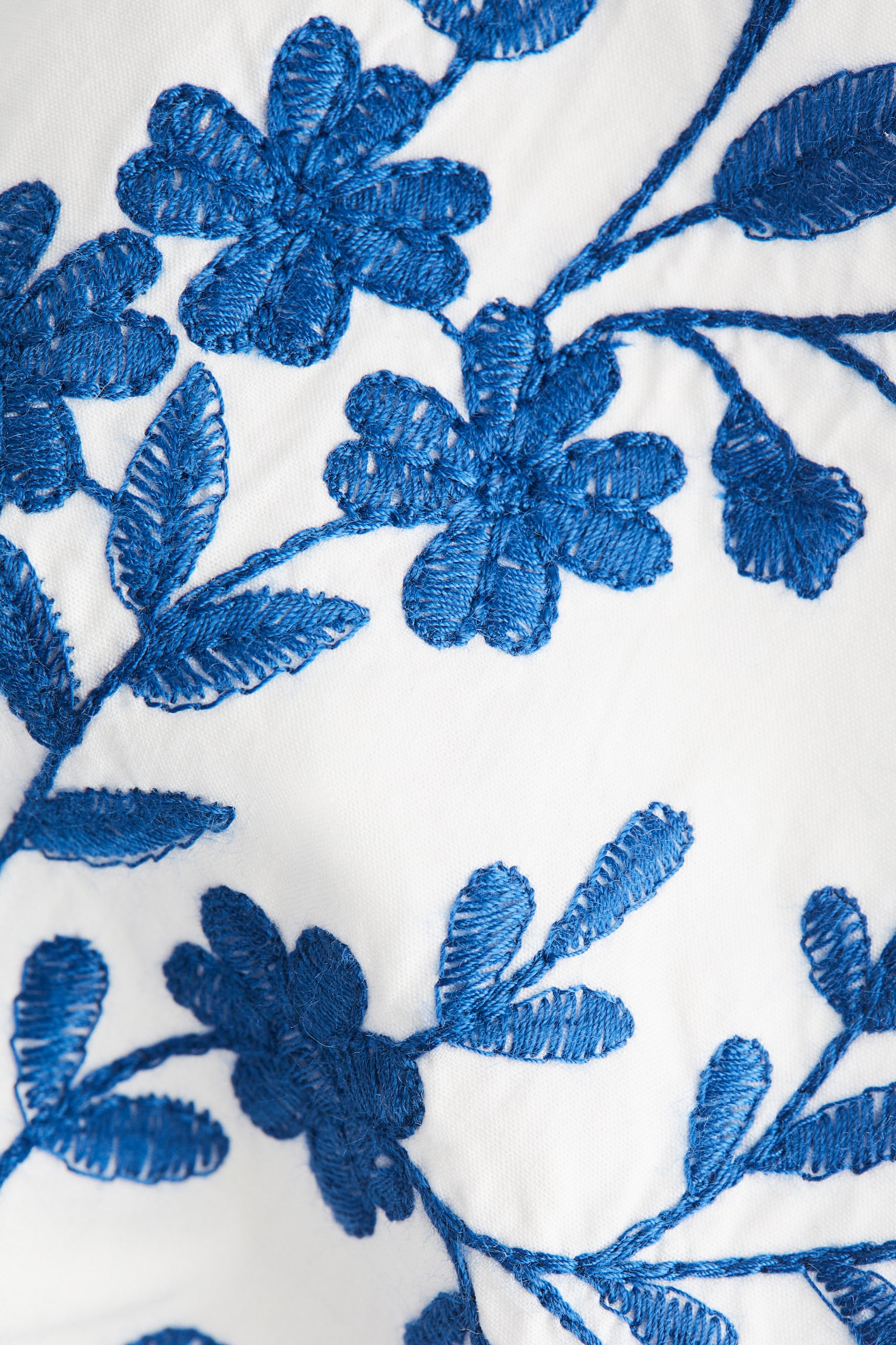 İşlemeli ve Pamuklu Bluz - Beyaz/Mavi çiçekli/Beyaz/Kırmızı çiçekli - 5