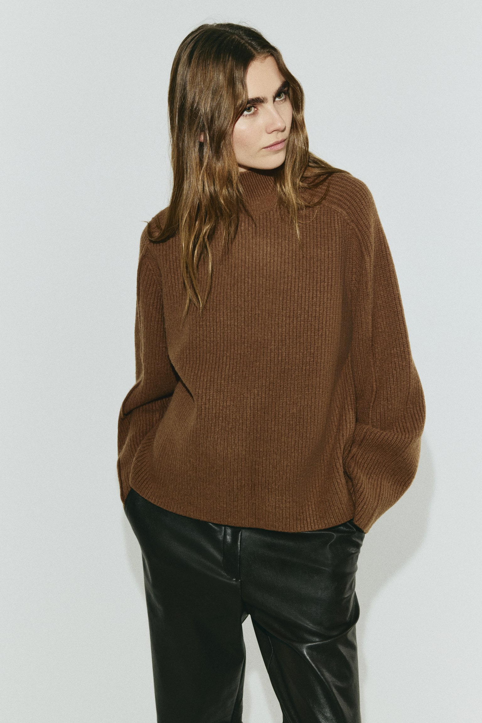 Rib-Knit Mock Turtleneck Sweater - Brown/Light beige - 2